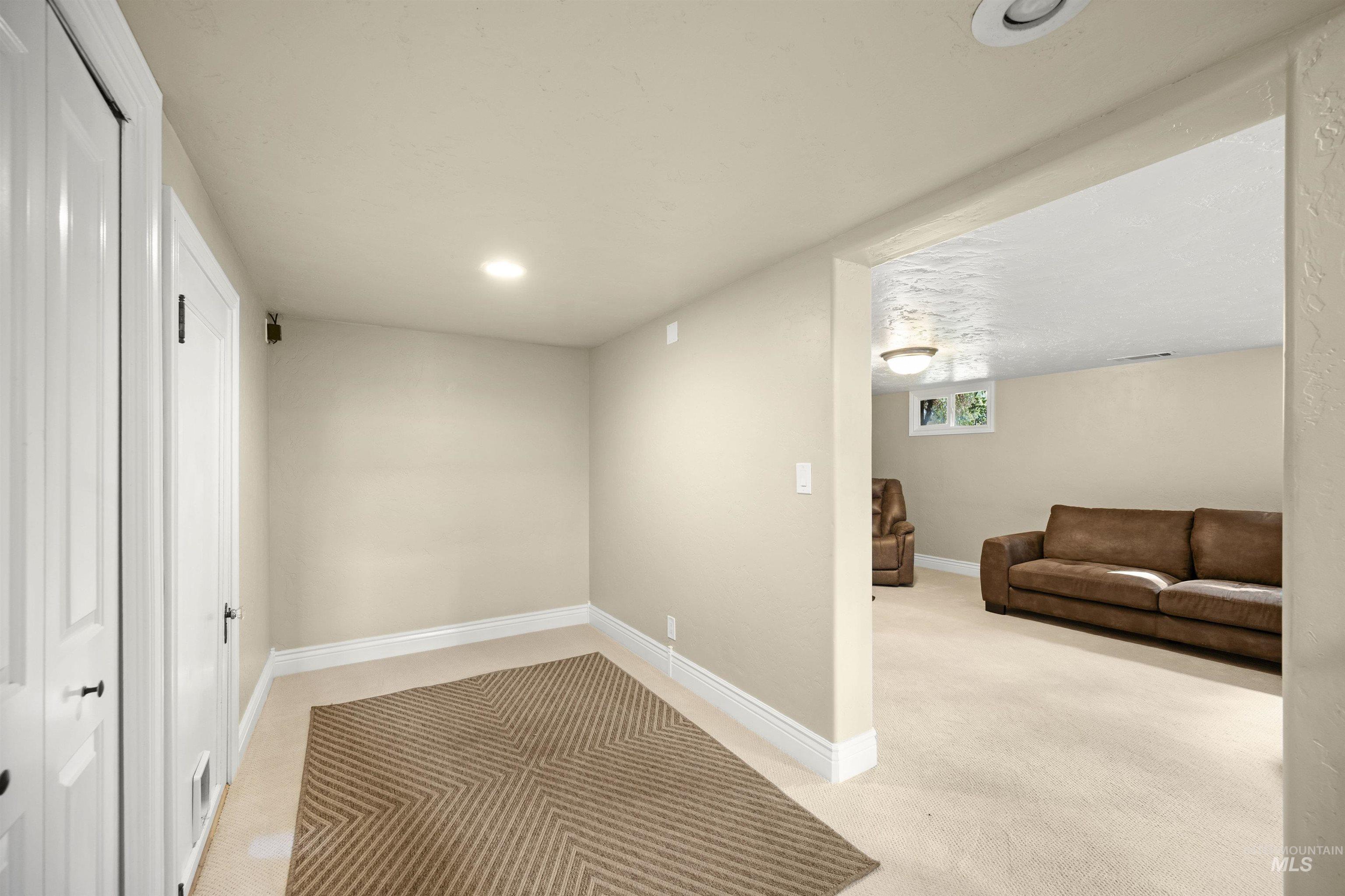 2307 W Kootenai