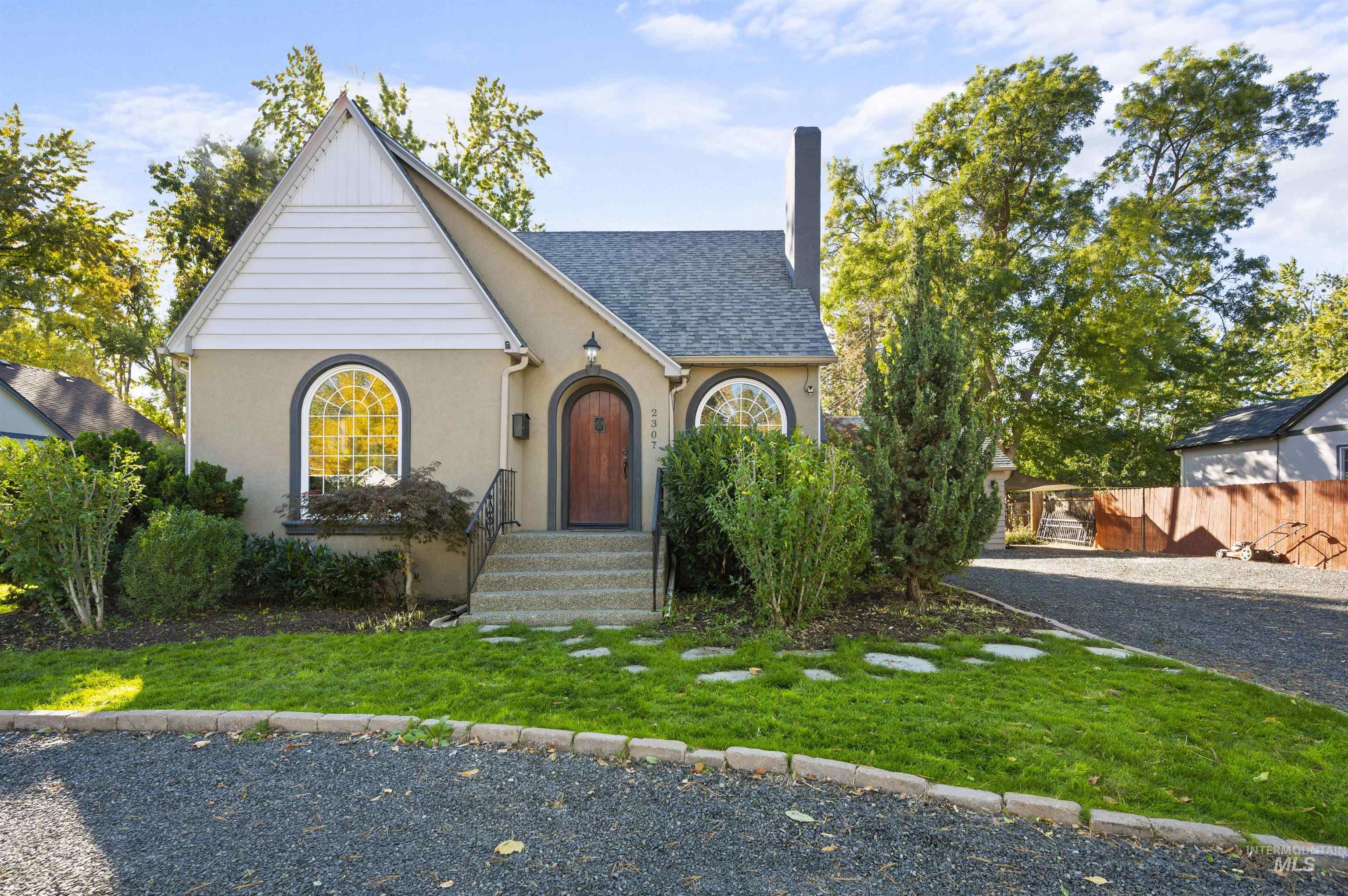 2307 W Kootenai