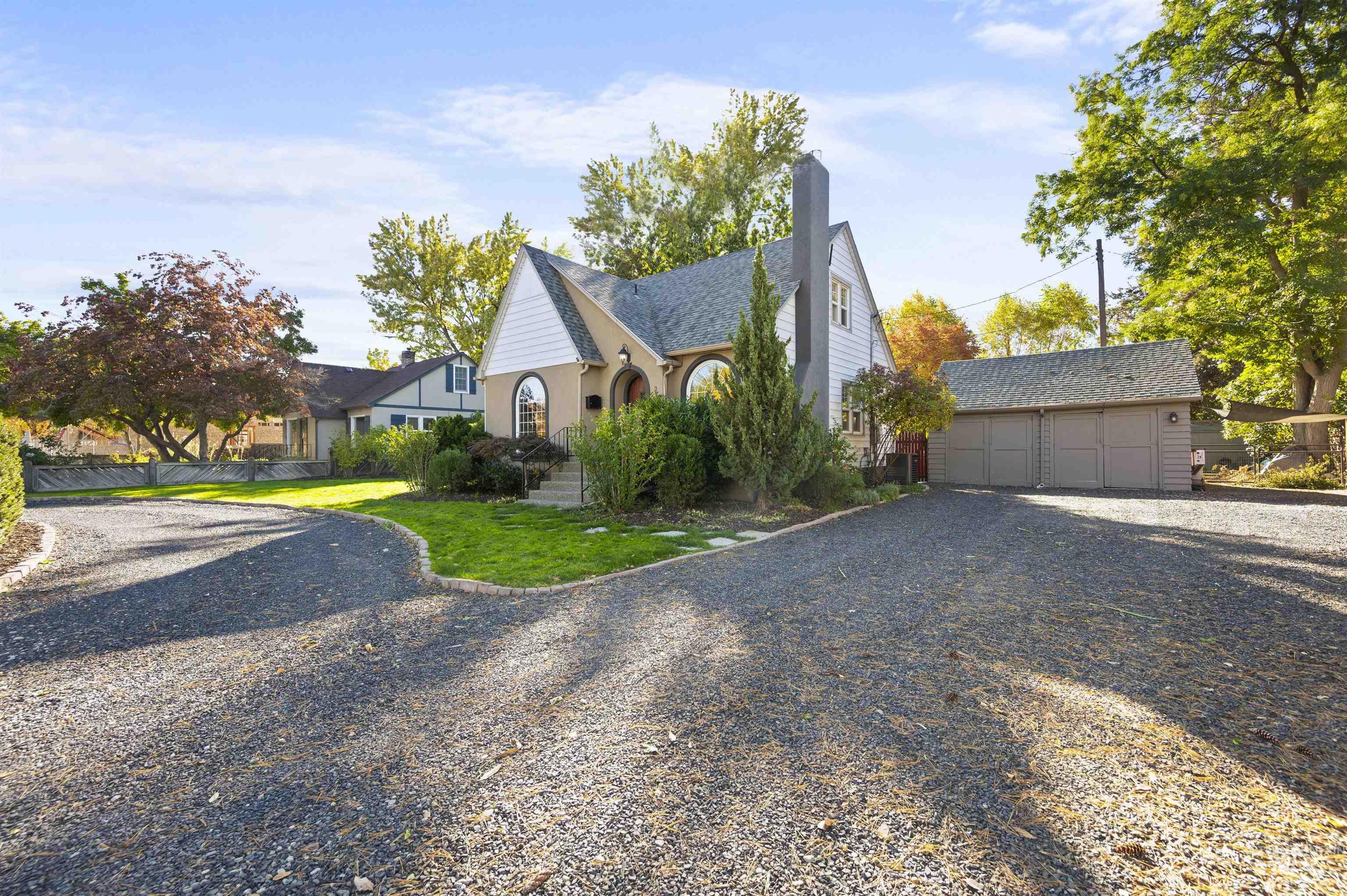 2307 W Kootenai