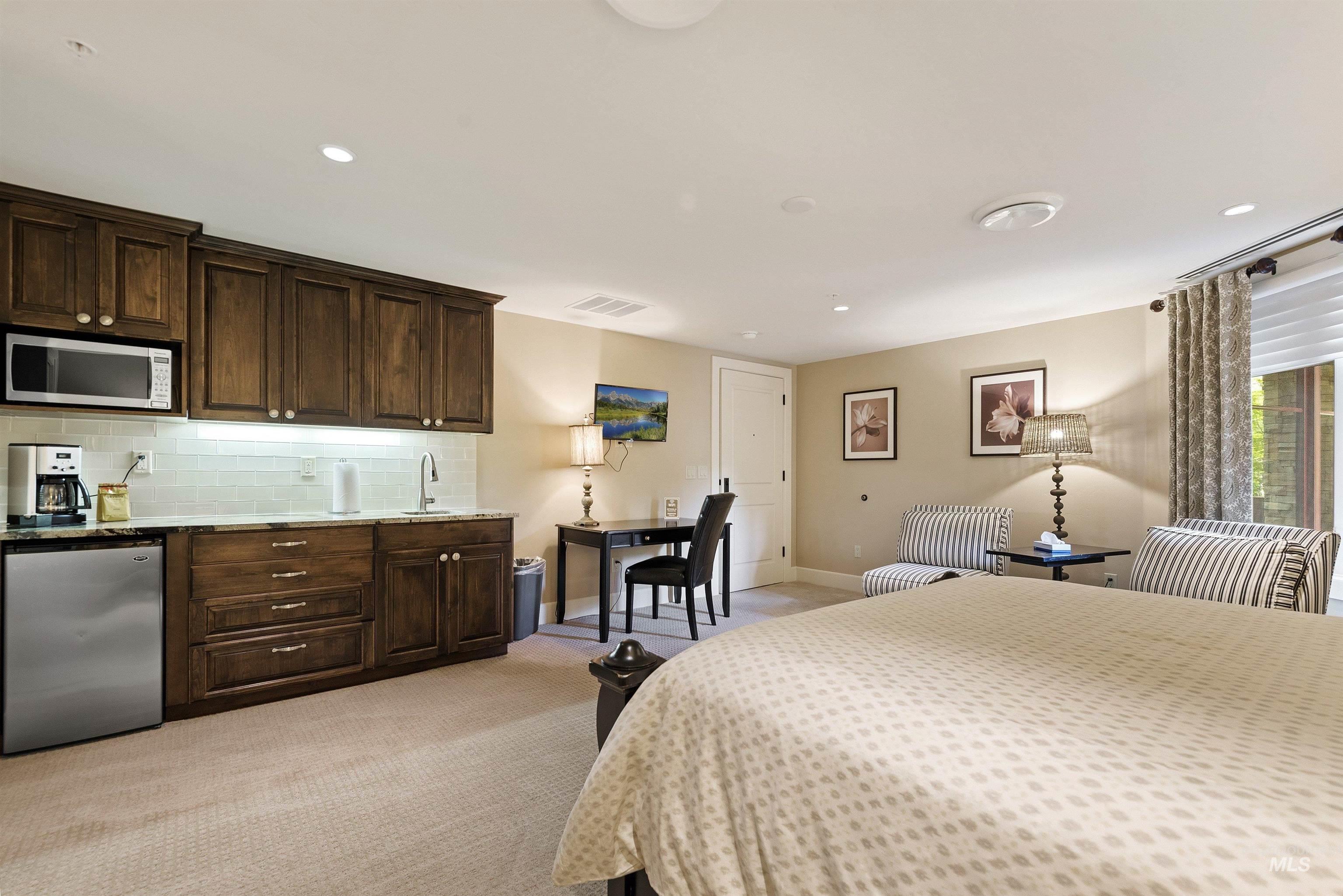 3005 Crescent Rim Dr. Unit: 101