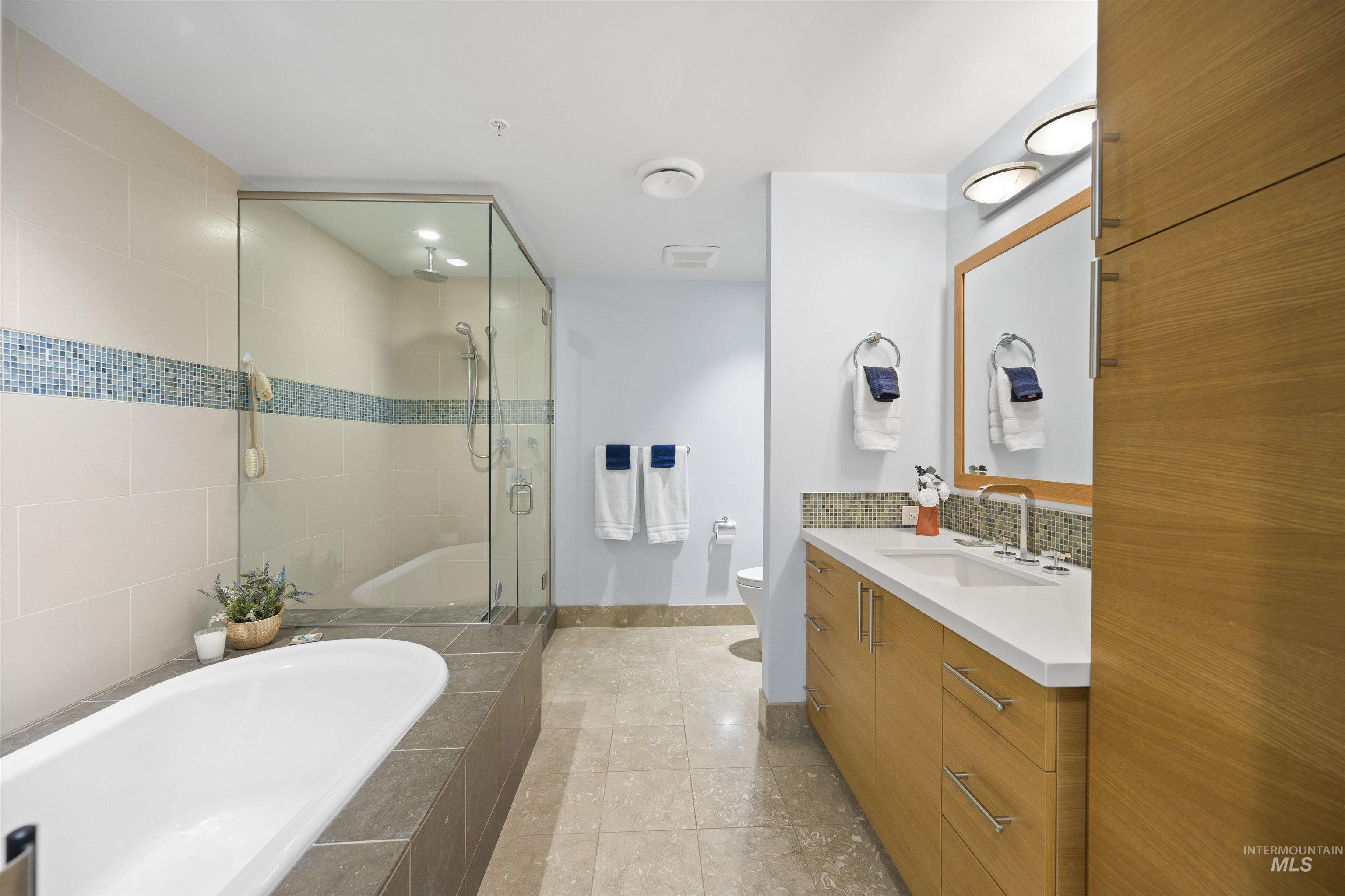 3005 Crescent Rim Dr. Unit: 101