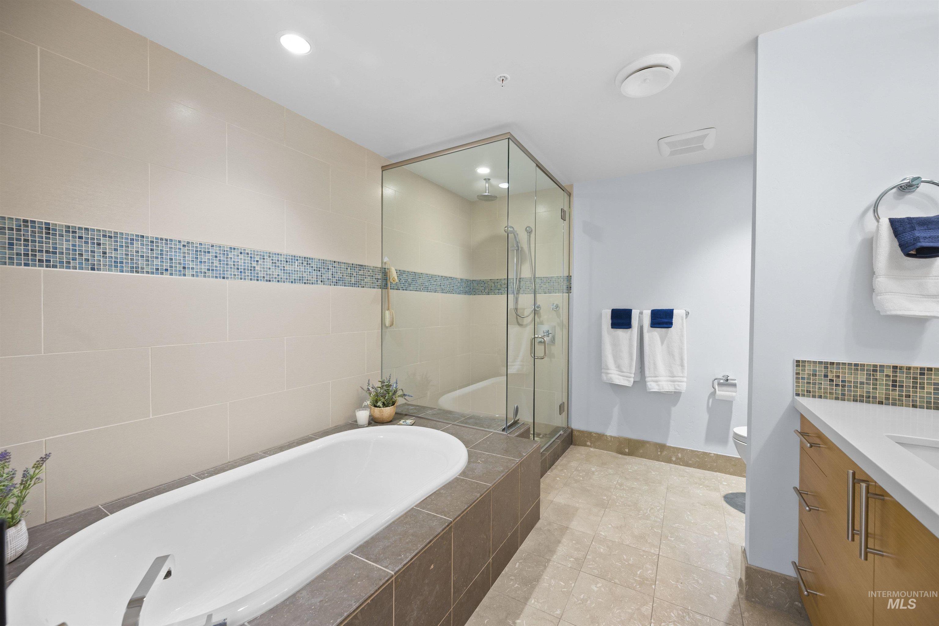 3005 Crescent Rim Dr. Unit: 101