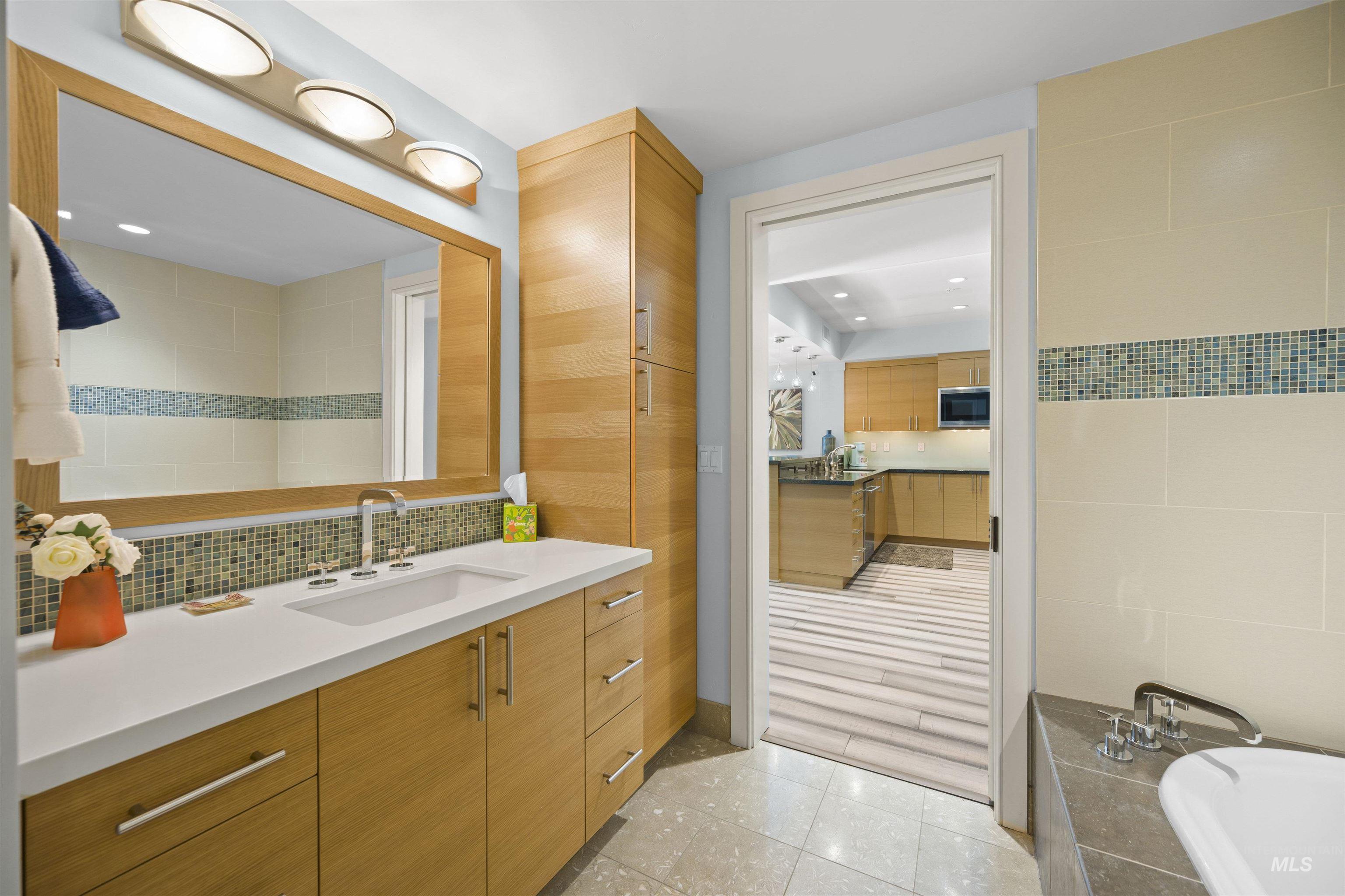3005 Crescent Rim Dr. Unit: 101