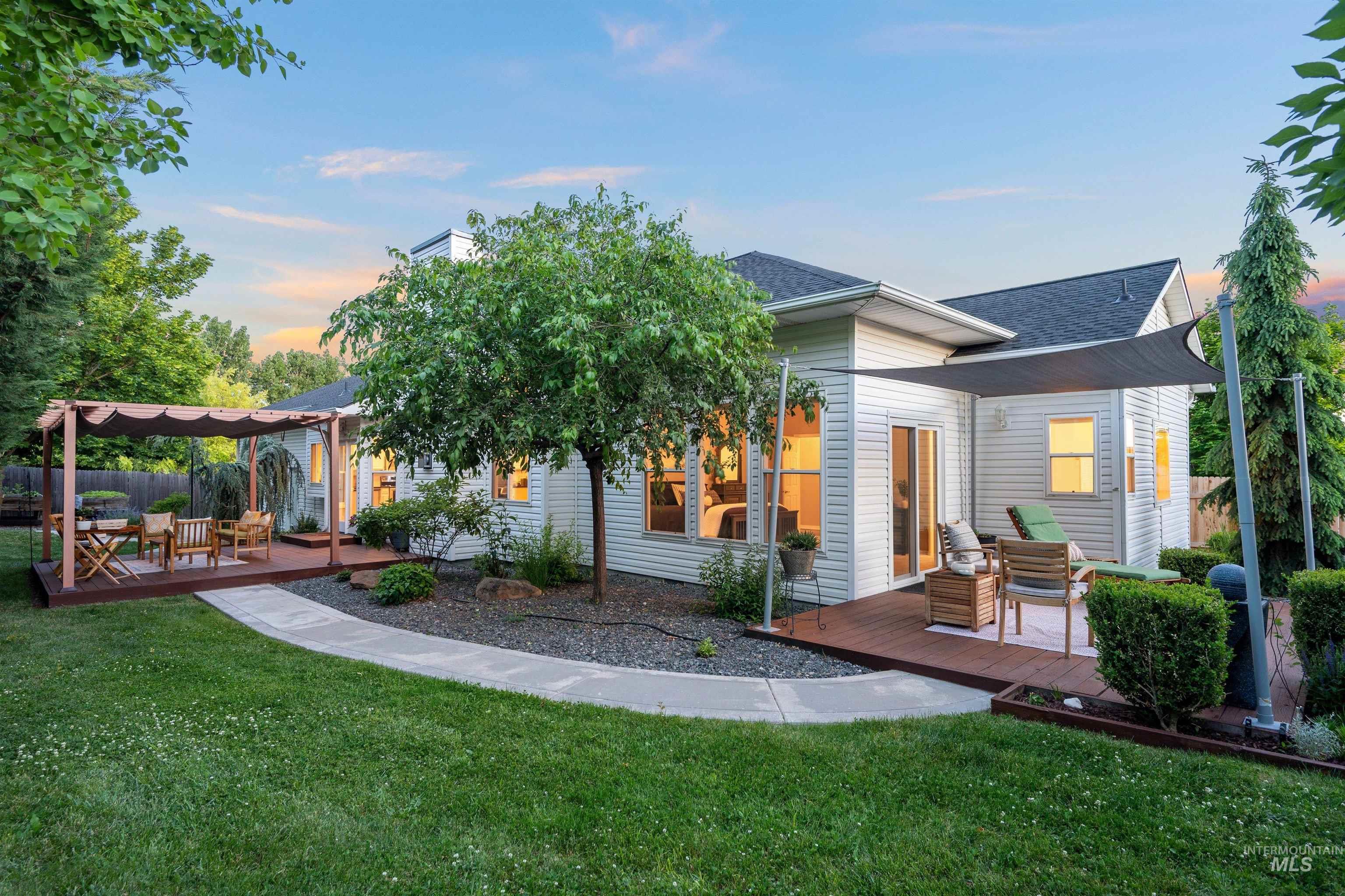 3376 E Echo Drive
