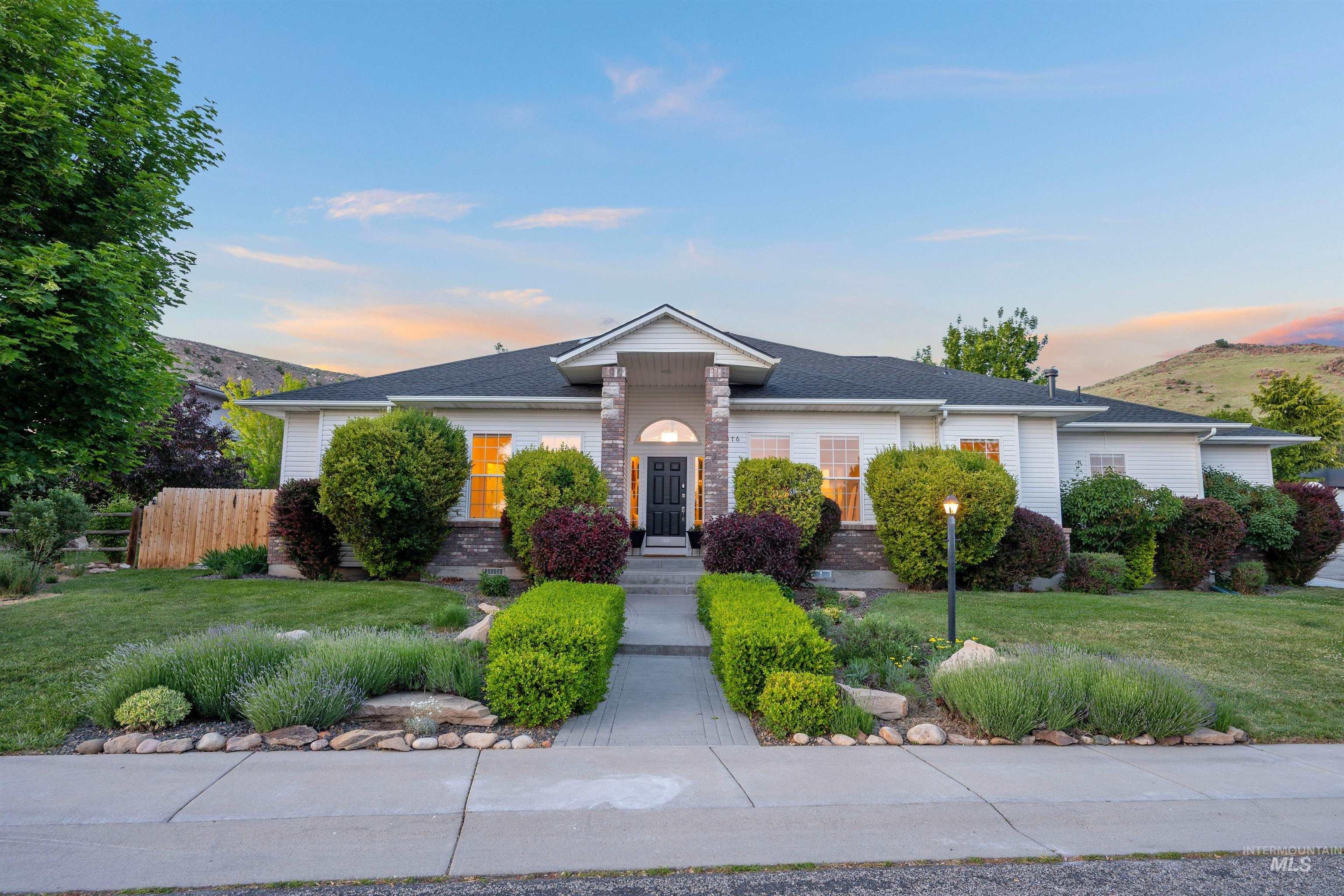 3376 E Echo Drive