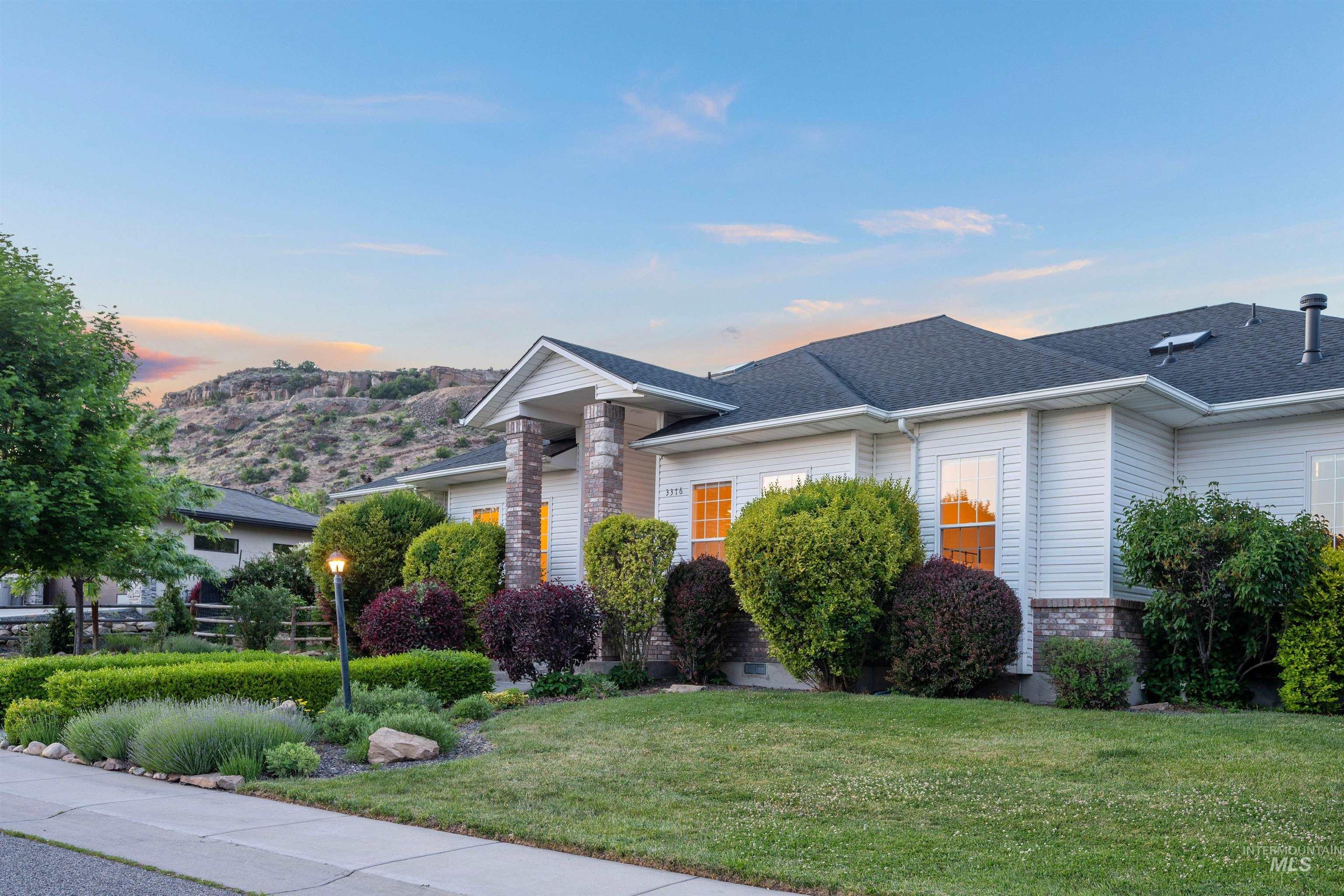 3376 E Echo Drive