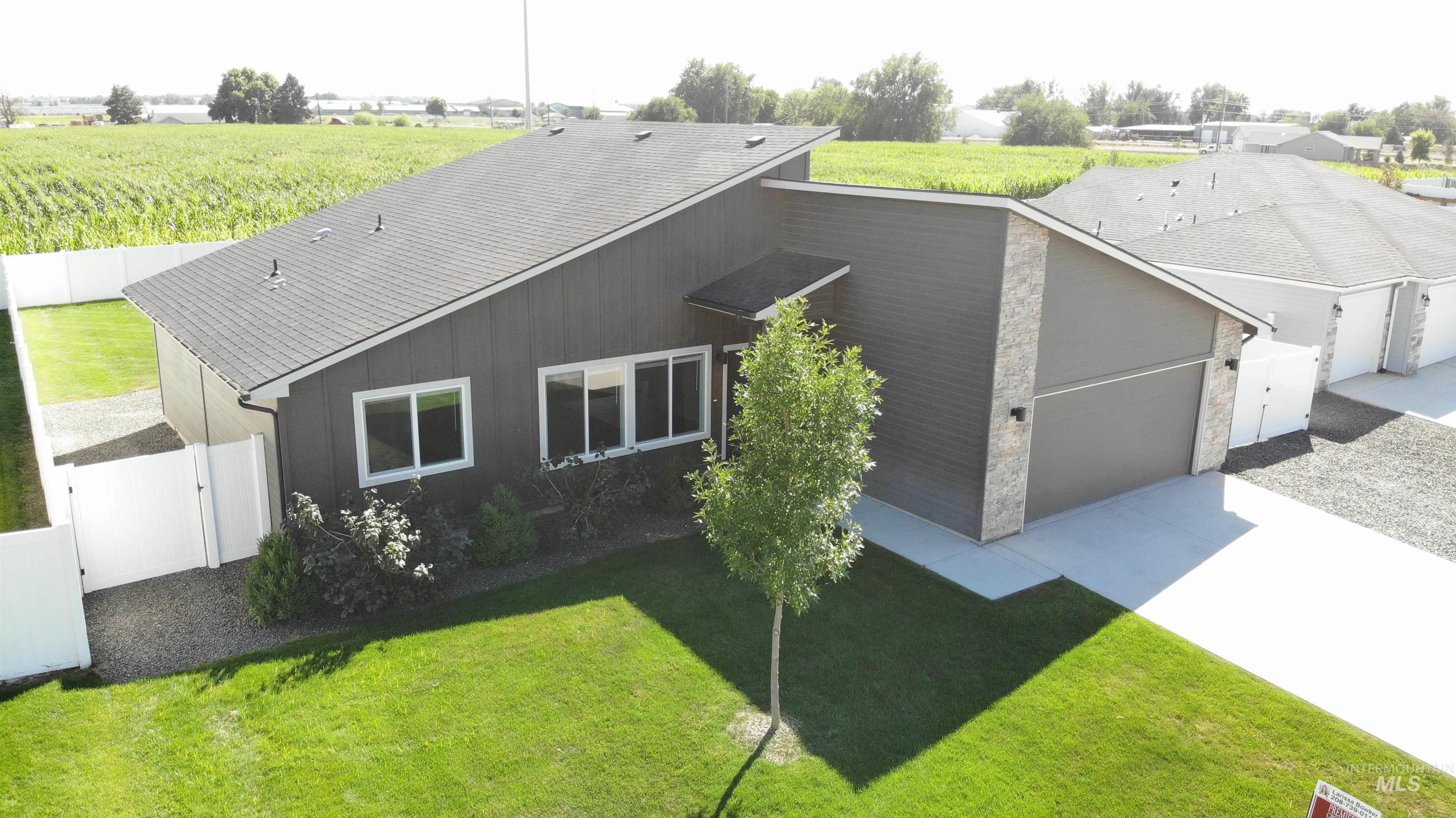 426 Stagecoach Ave