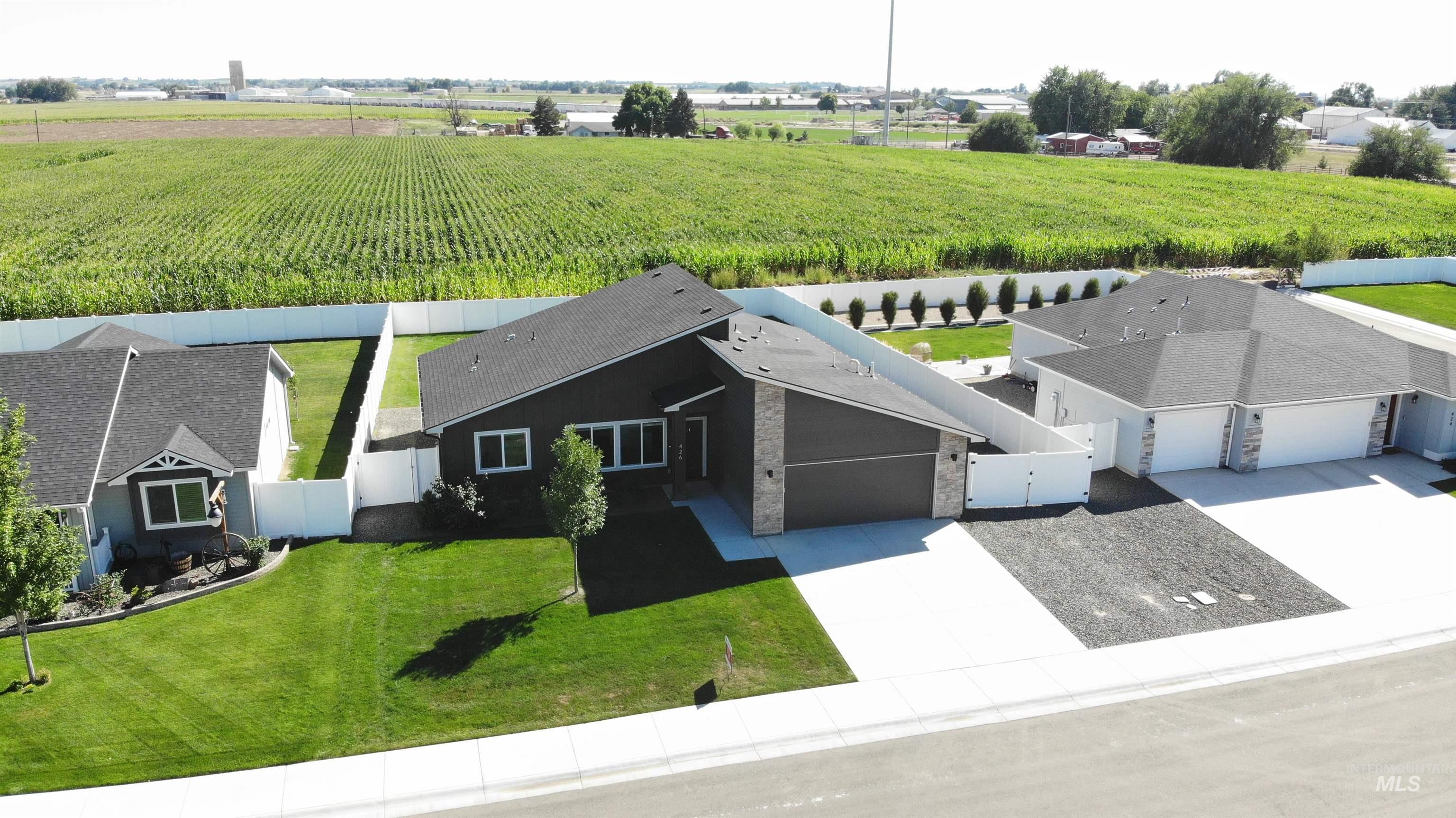 426 Stagecoach Ave