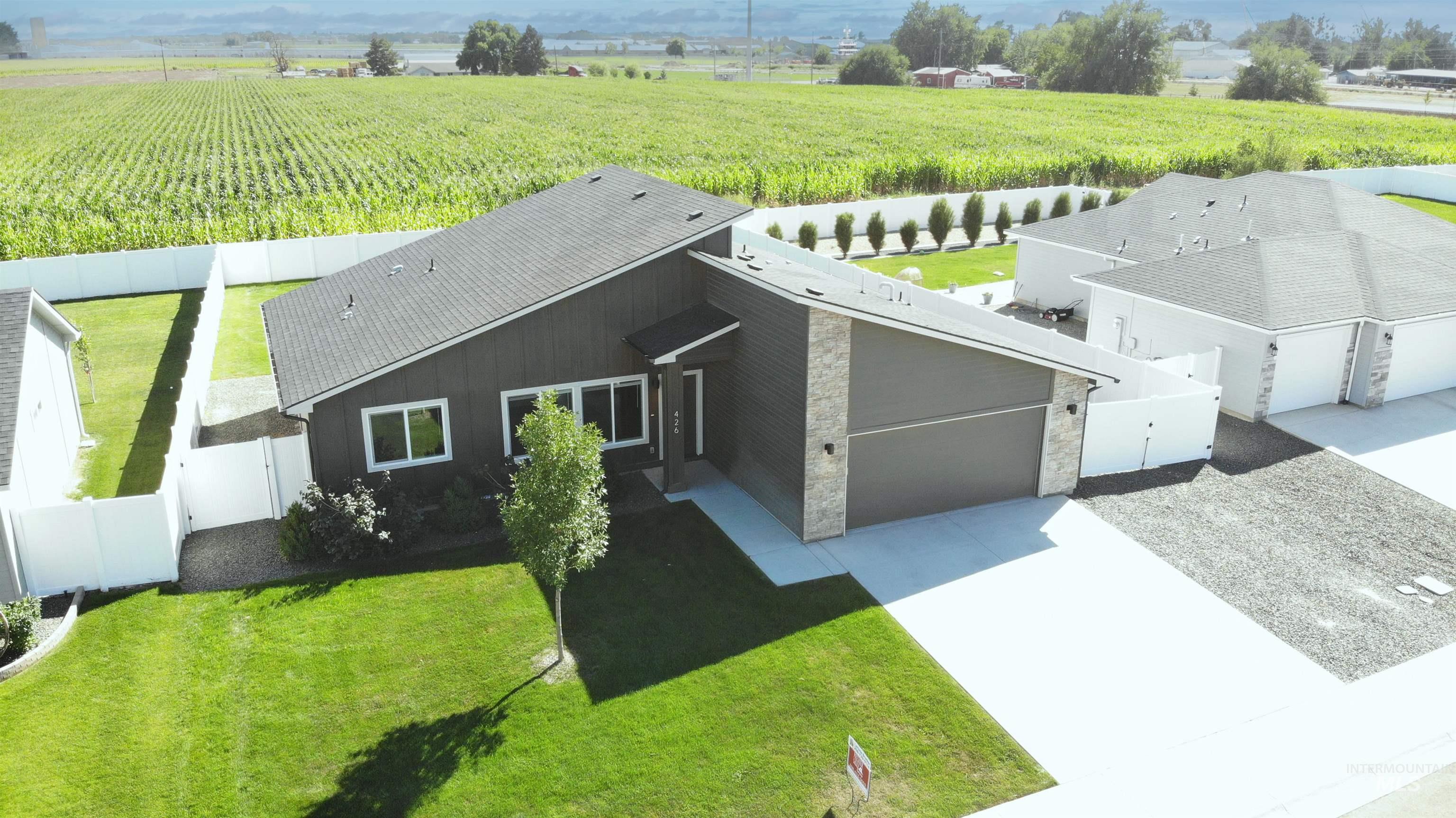 426 Stagecoach Ave