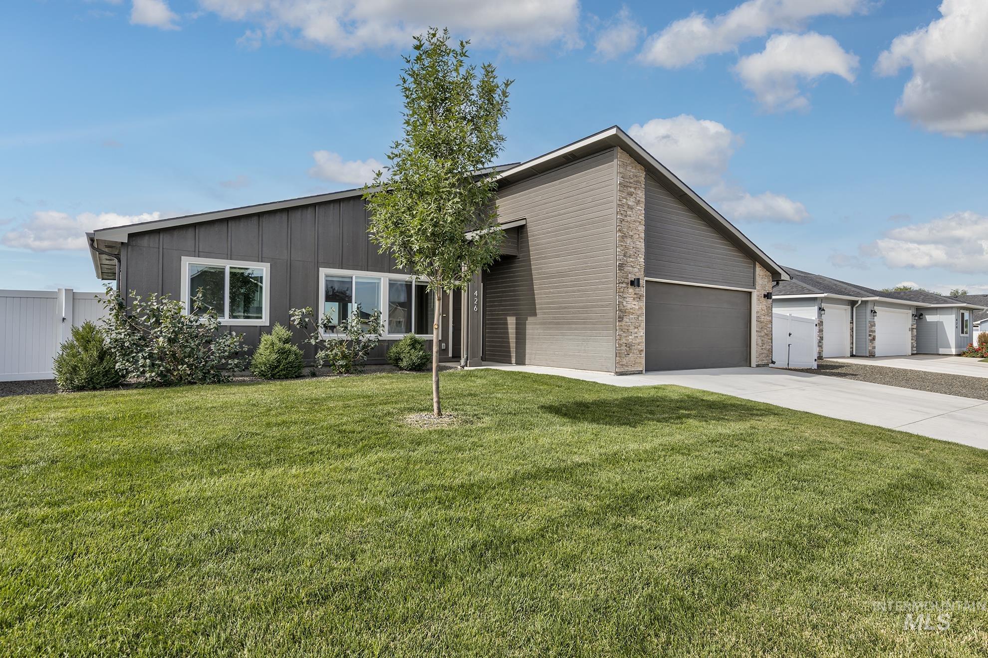 426 Stagecoach Ave
