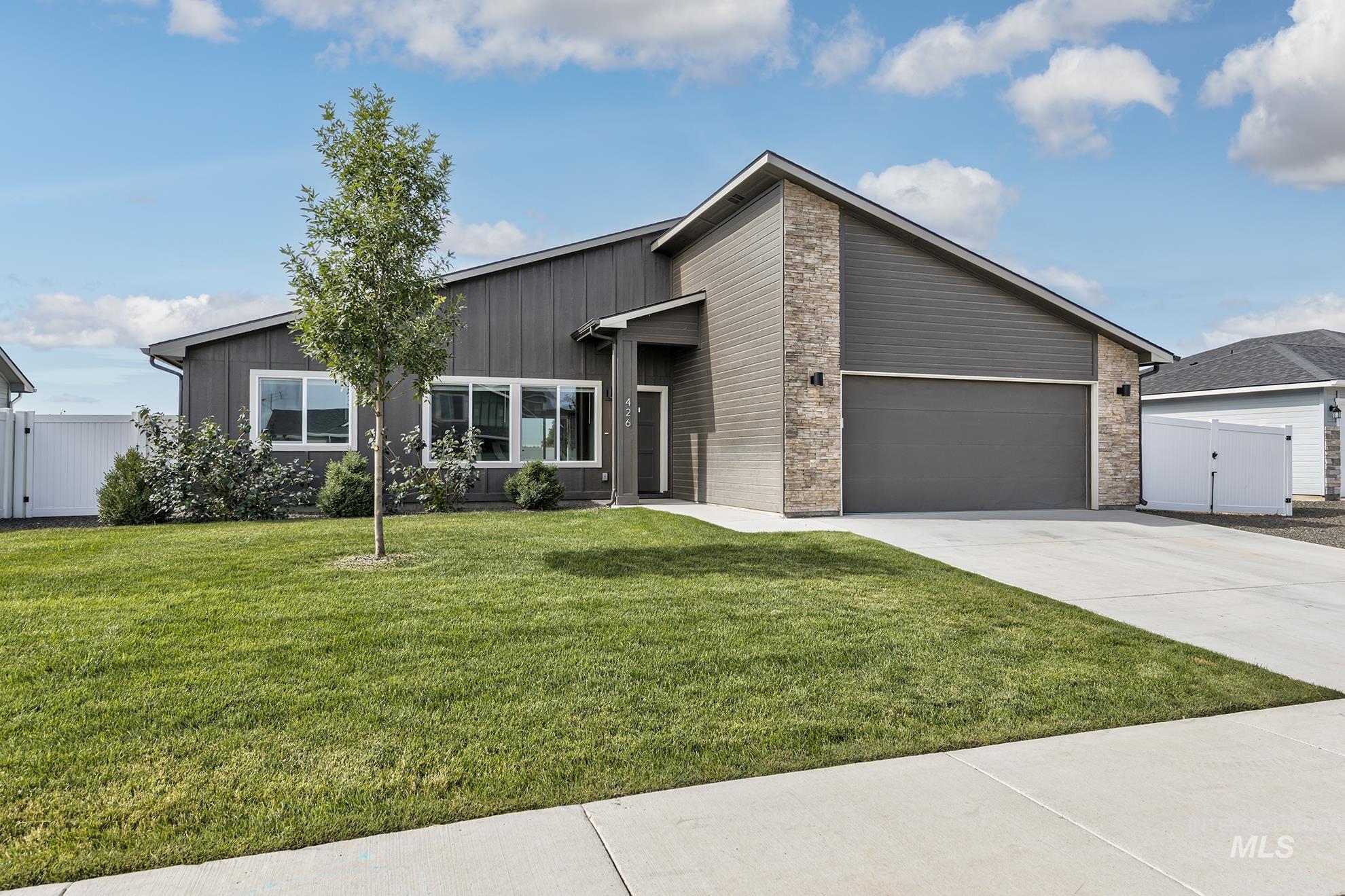 426 Stagecoach Ave