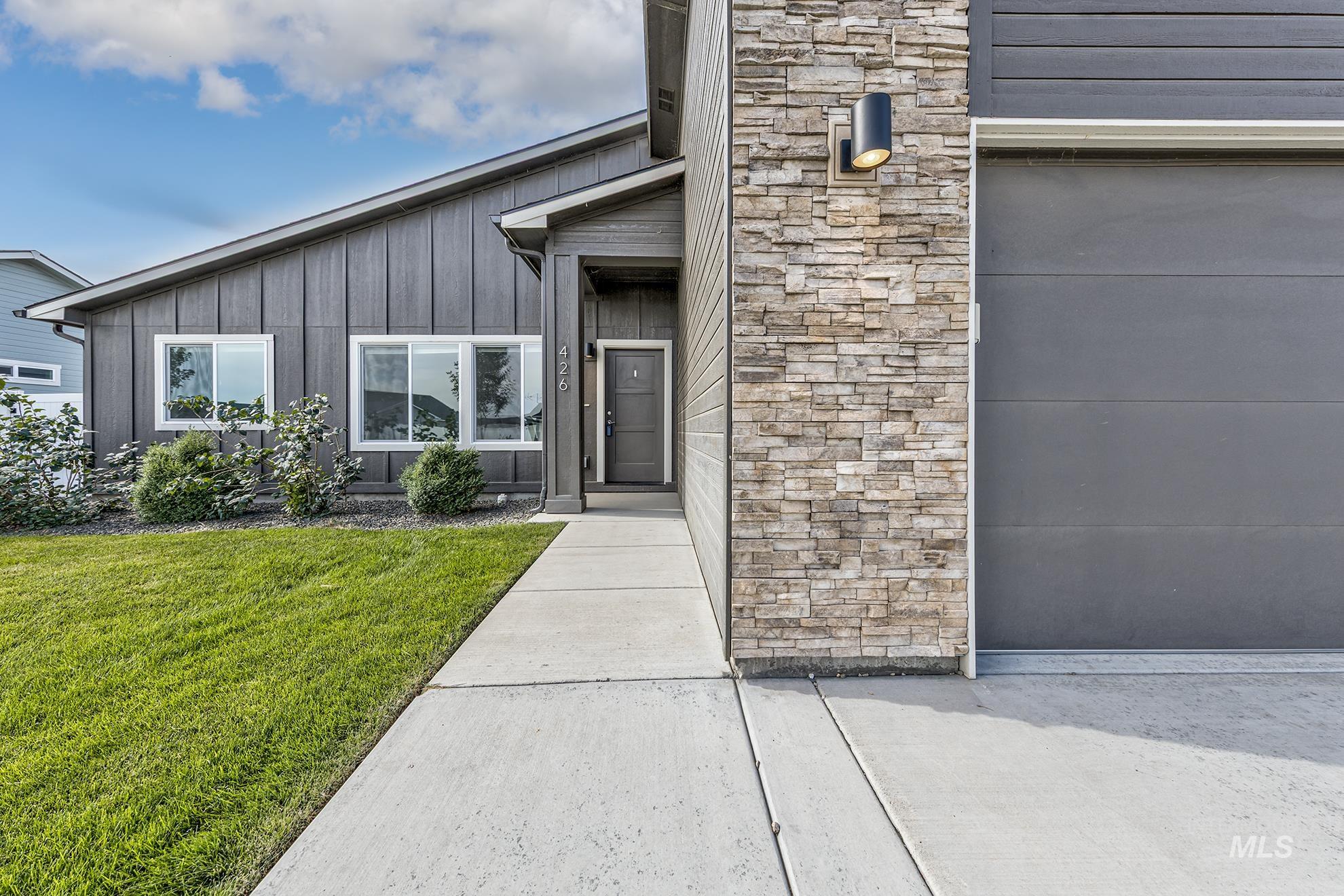 426 Stagecoach Ave