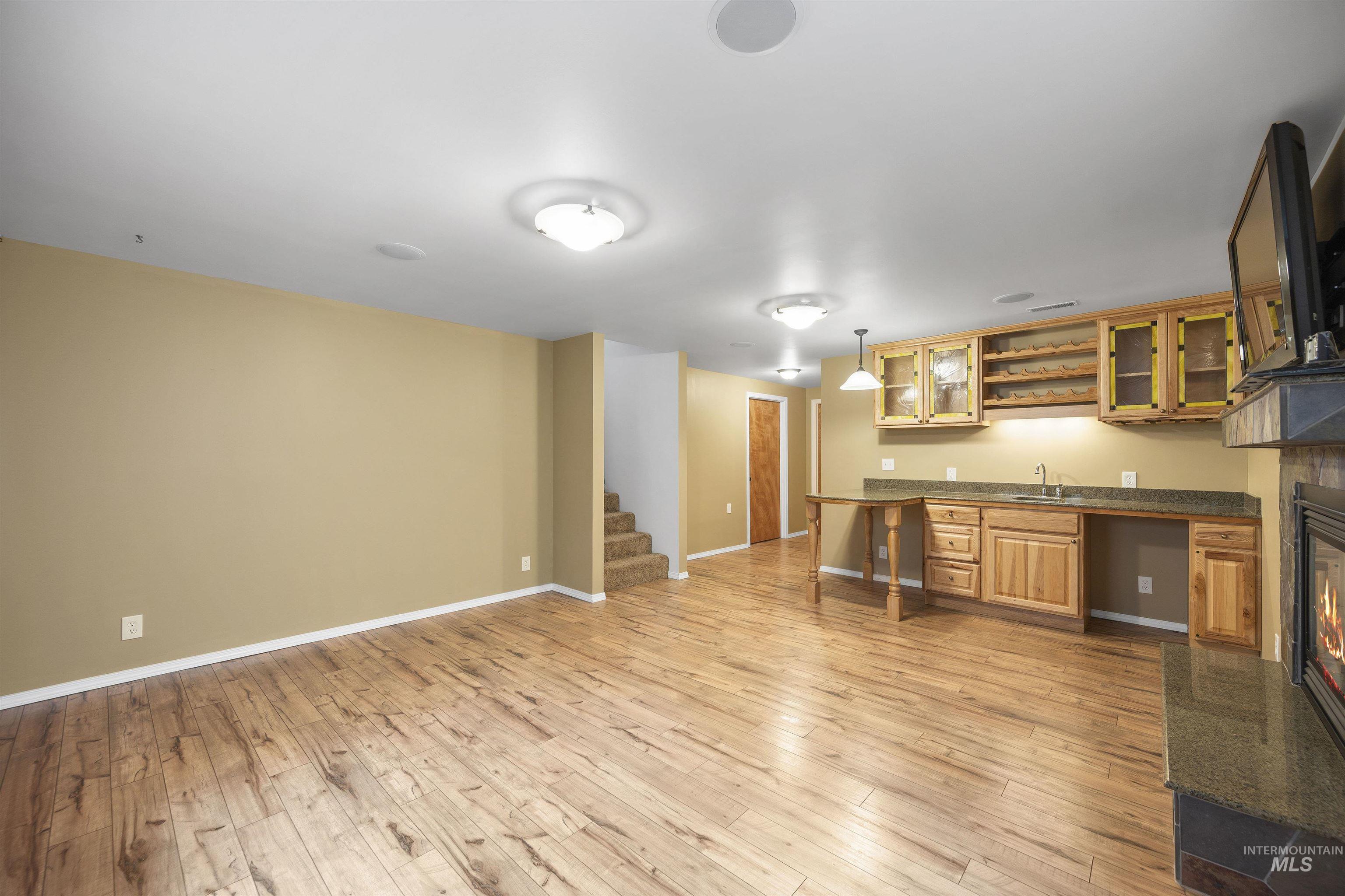1807 N Eldorado