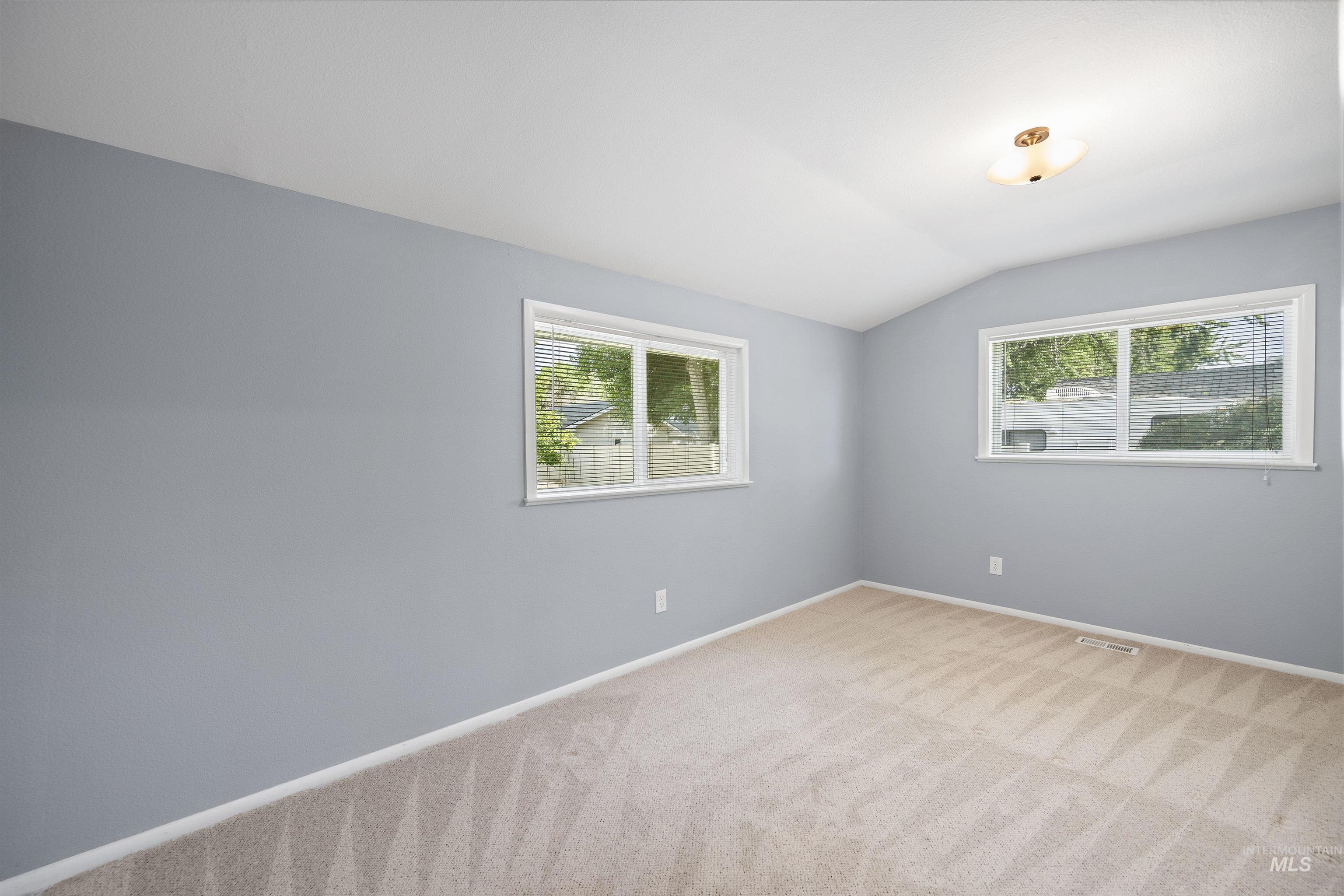 1807 N Eldorado