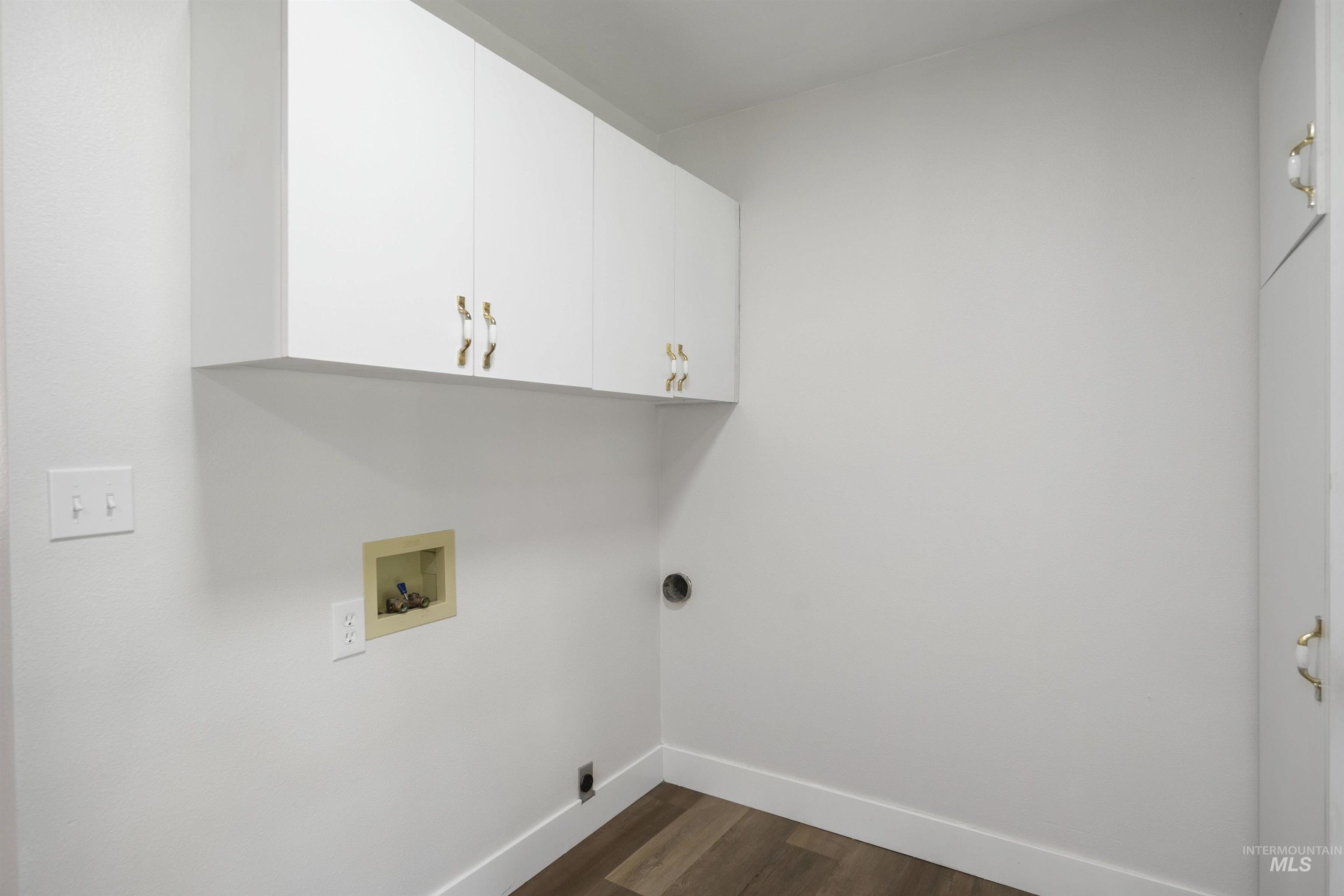 1807 N Eldorado