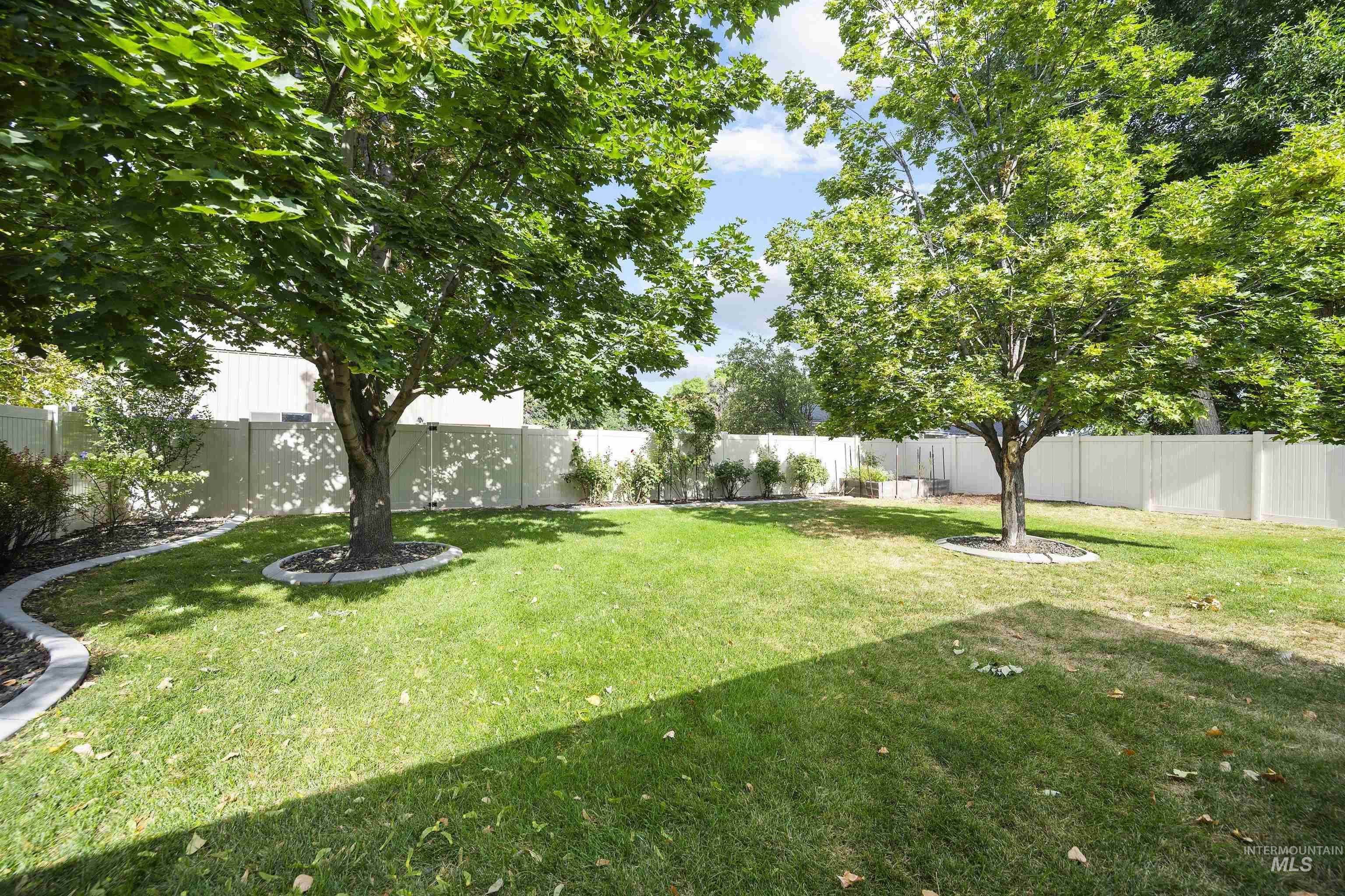1807 N Eldorado
