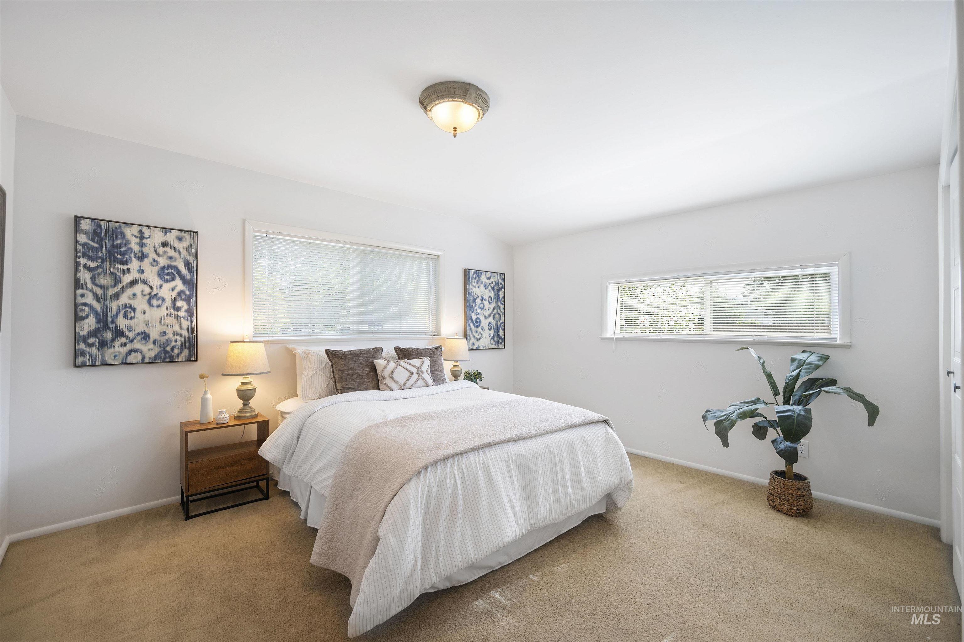 1807 N Eldorado