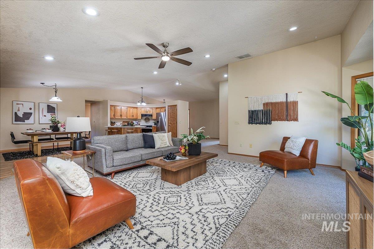 1212 W El Pelar Drive