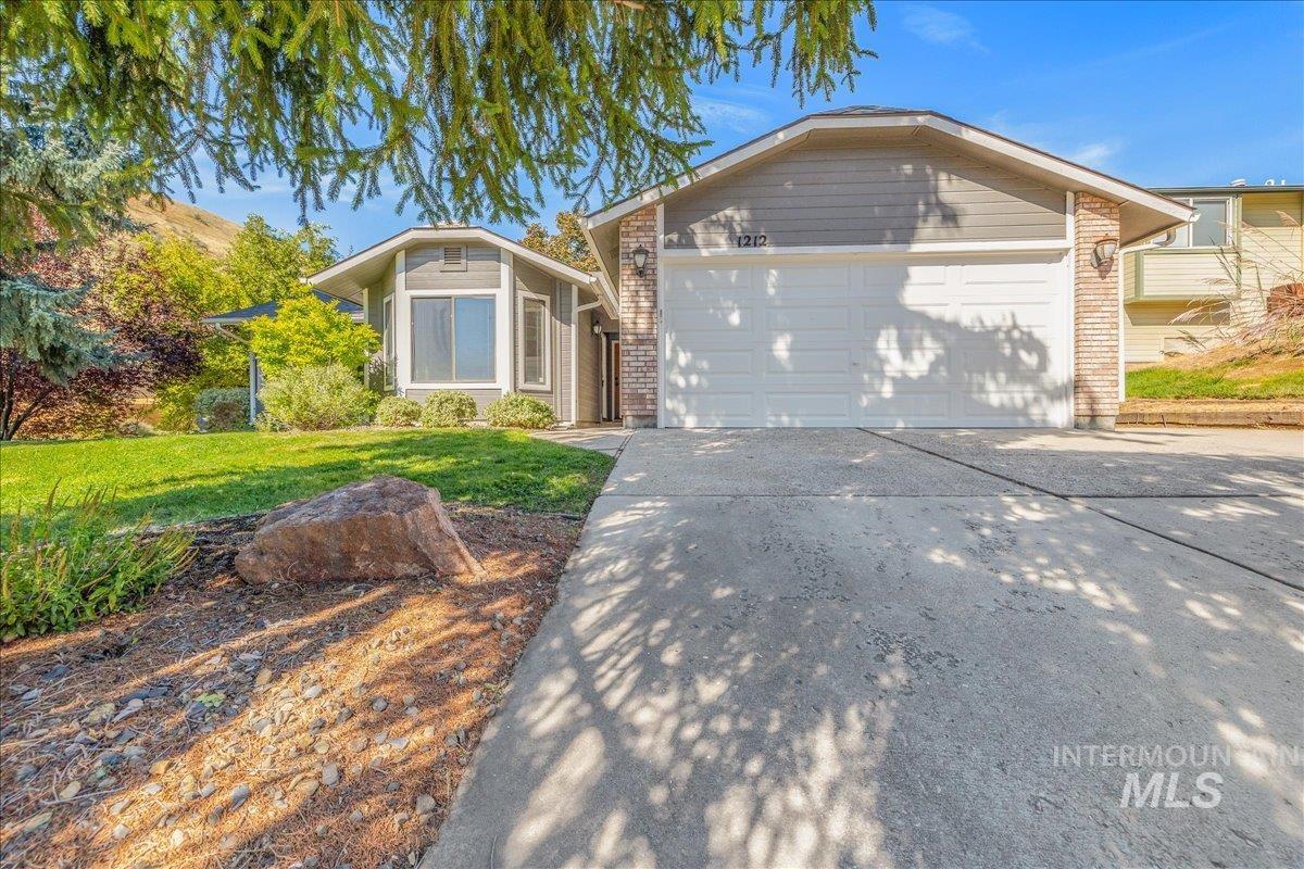 1212 W El Pelar Drive