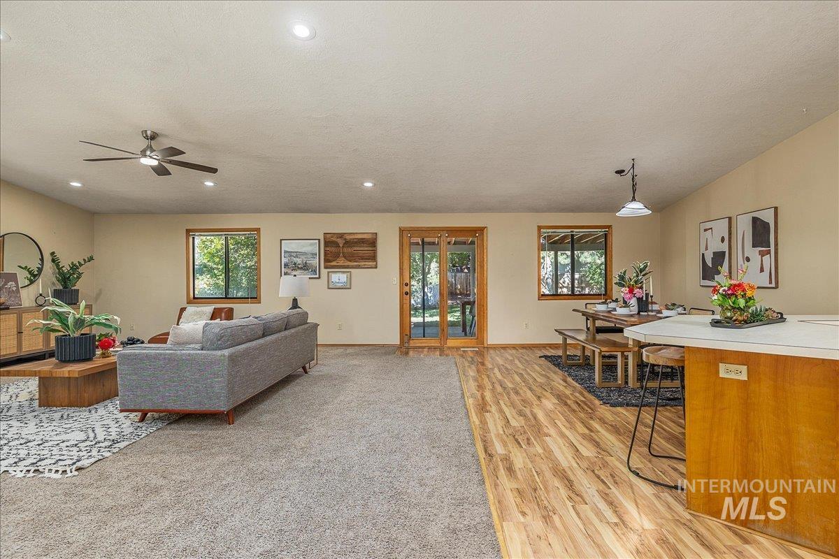 1212 W El Pelar Drive