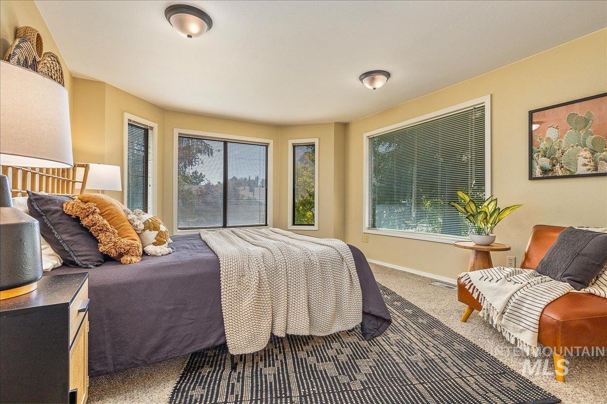 1212 W El Pelar Drive
