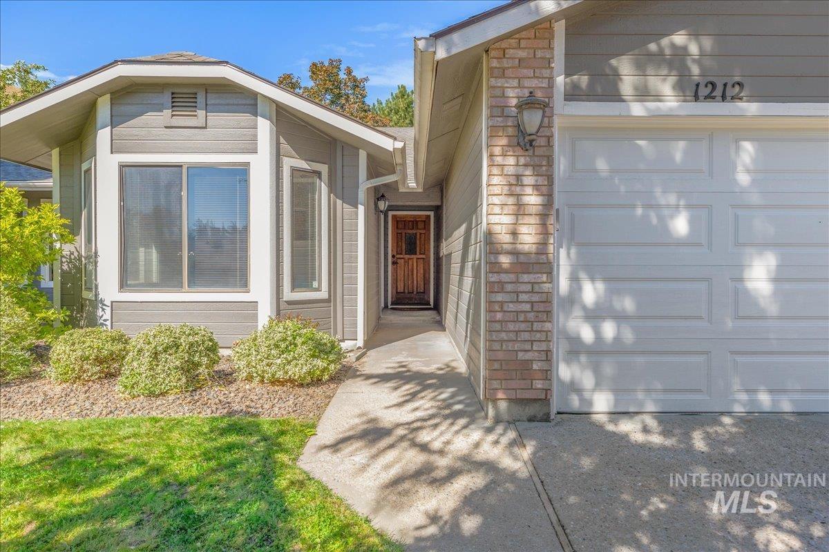 1212 W El Pelar Drive