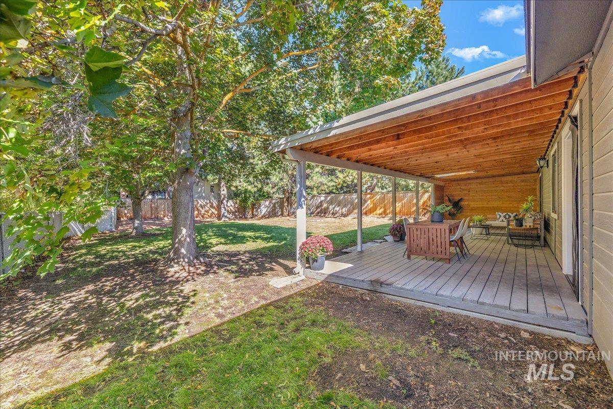 1212 W El Pelar Drive