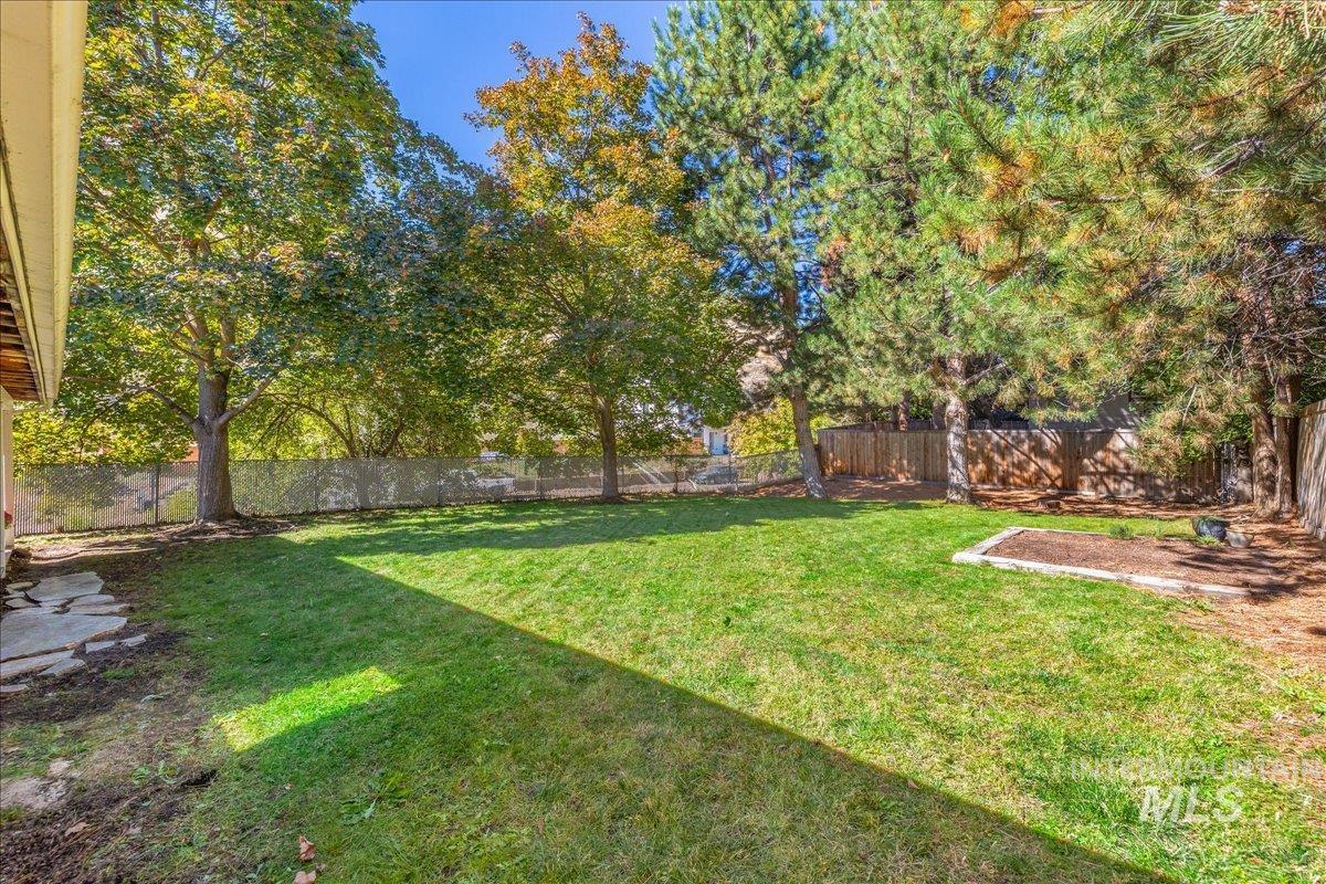 1212 W El Pelar Drive