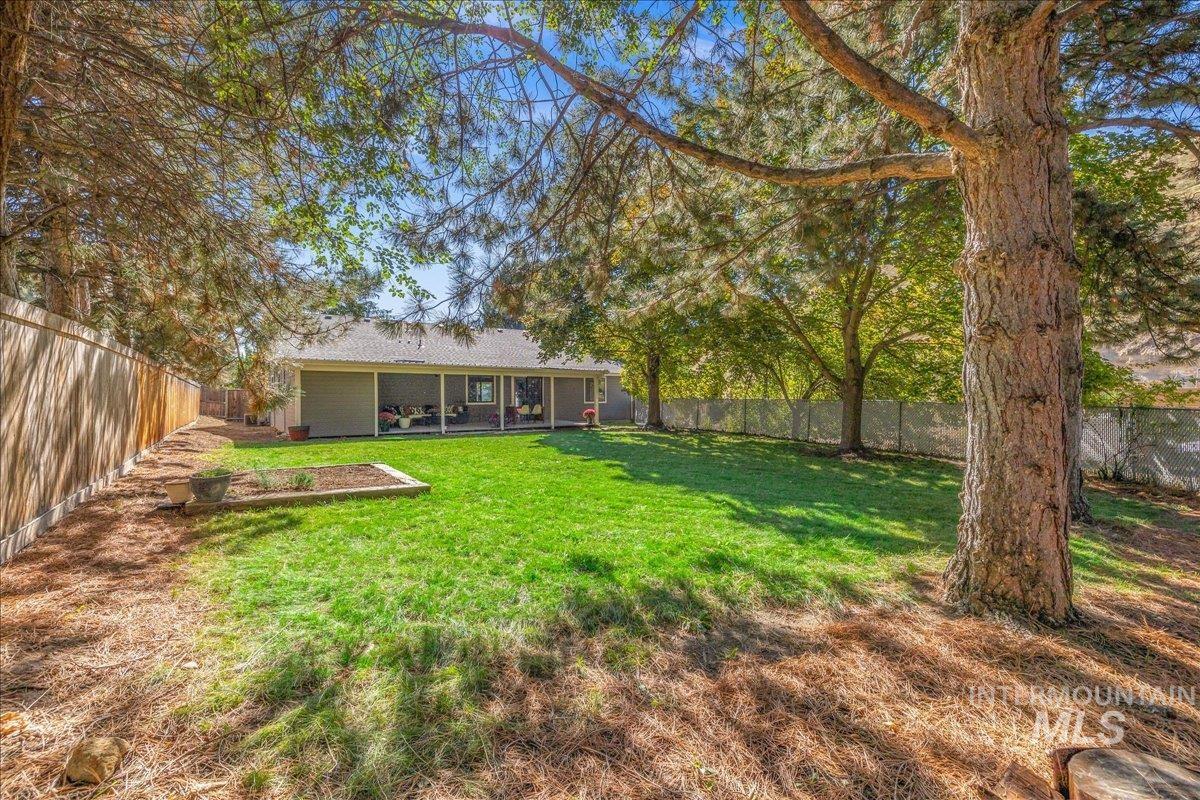 1212 W El Pelar Drive