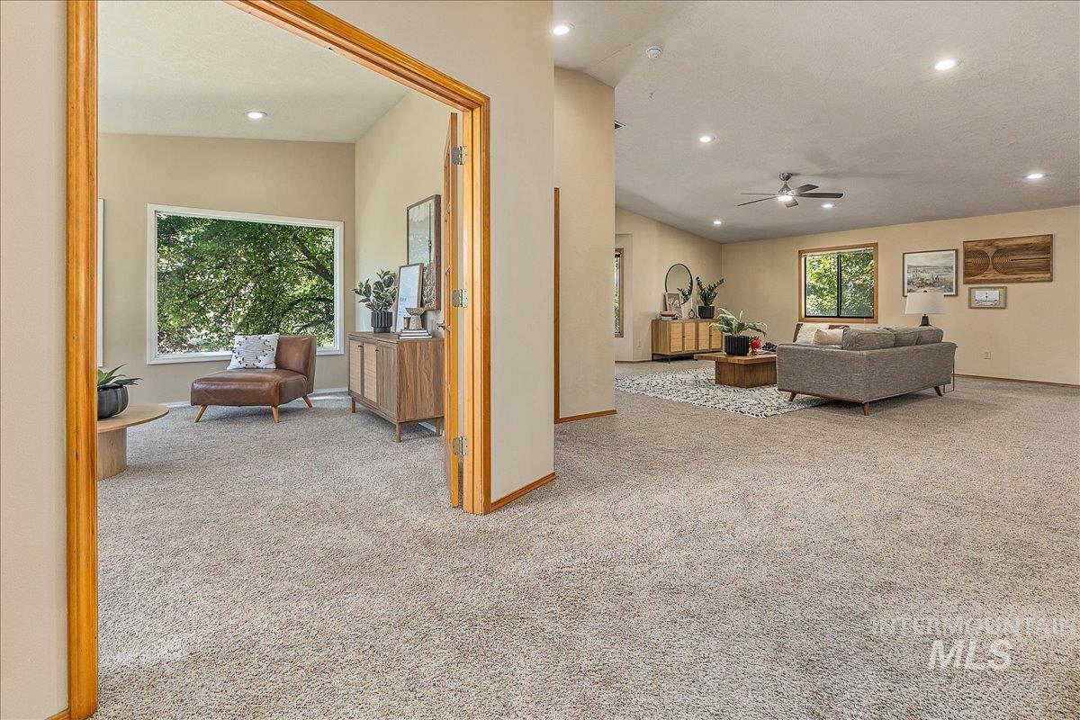 1212 W El Pelar Drive