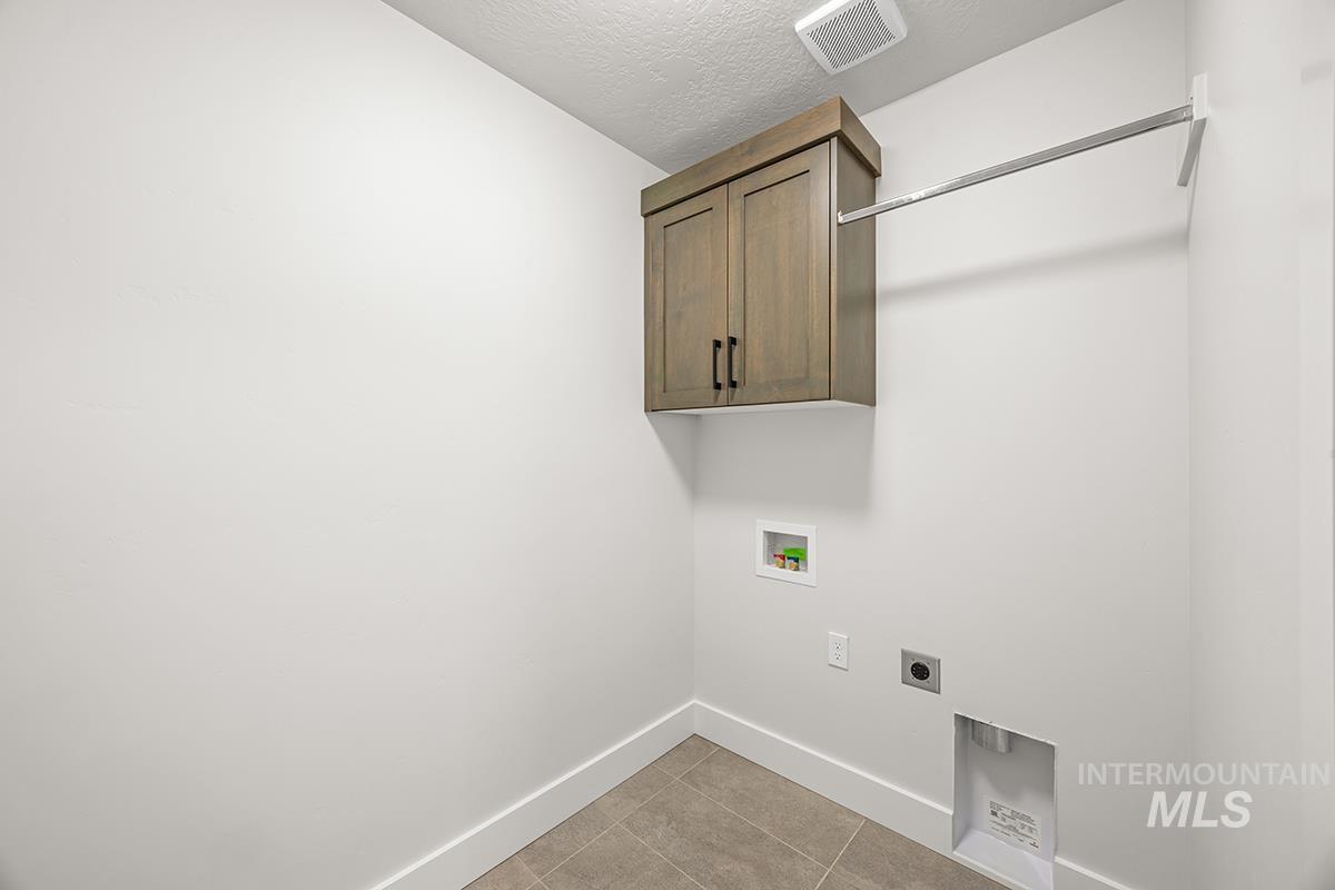 6951 S Skybreak Lane