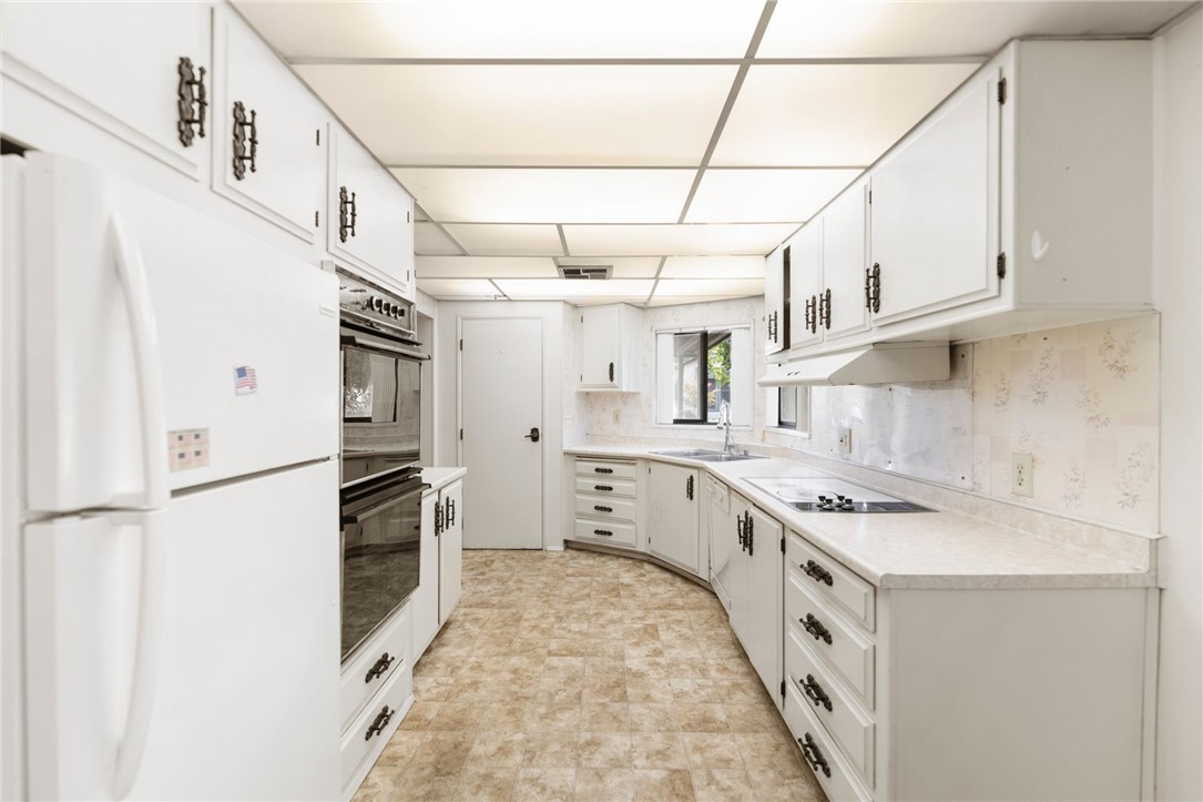 9255 Magnolia Avenue 329