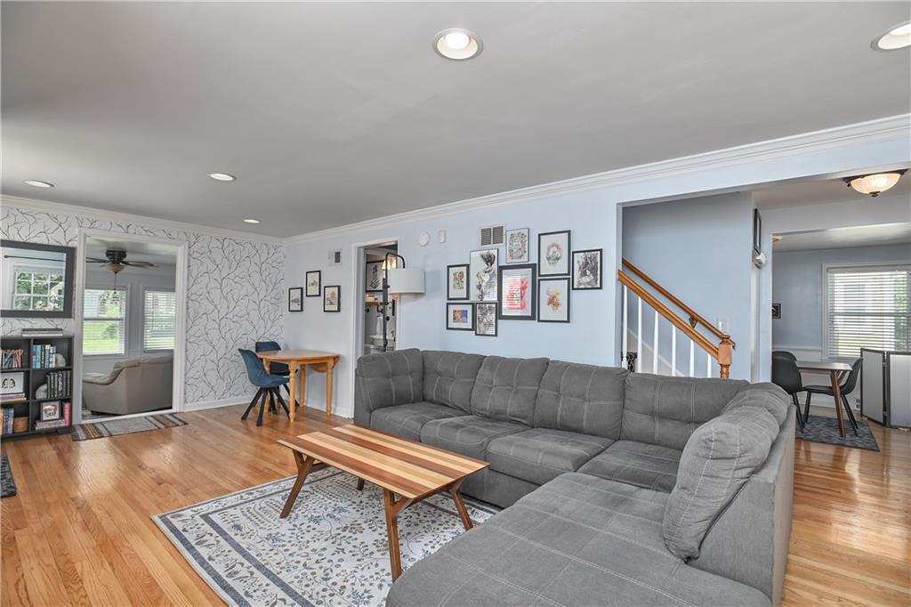 433 E 73rd Terrace