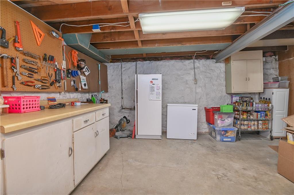 433 E 73rd Terrace
