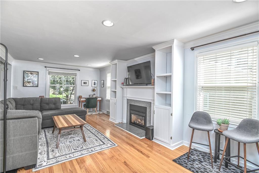 433 E 73rd Terrace