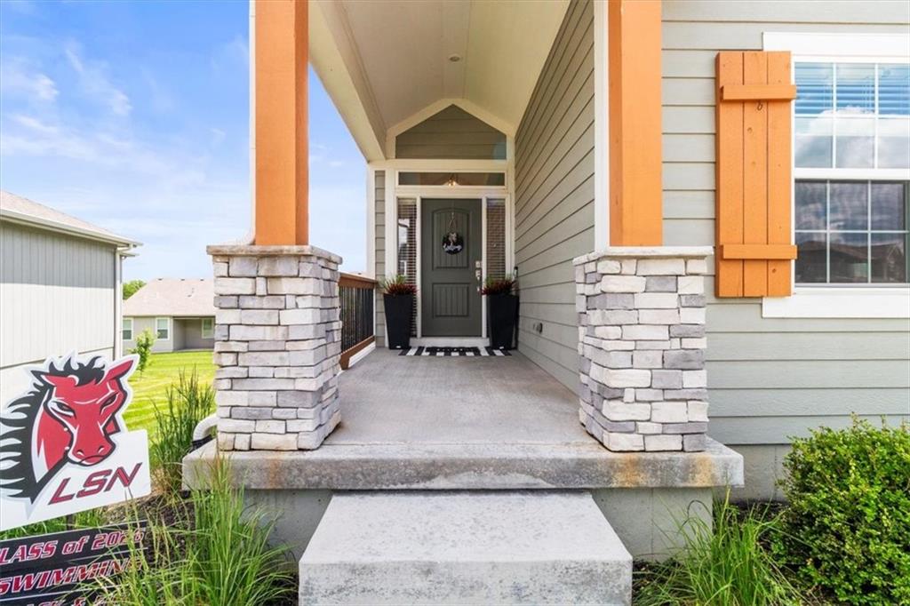 128 SE Briar Valley Lane