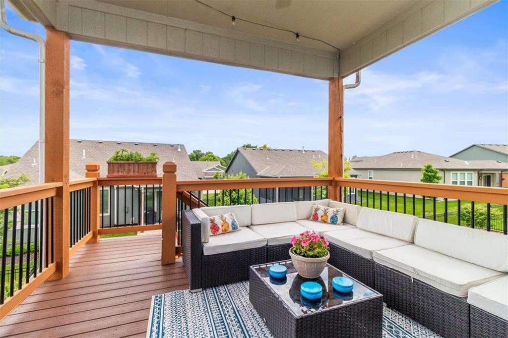 128 SE Briar Valley Lane
