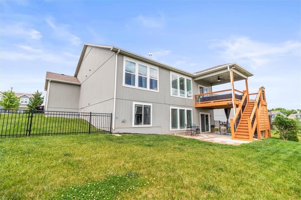 128 SE Briar Valley Lane