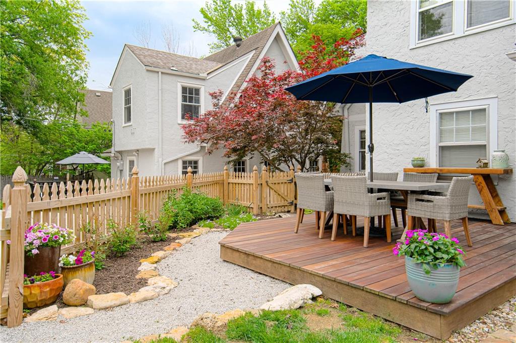 308 E 68TH Terrace