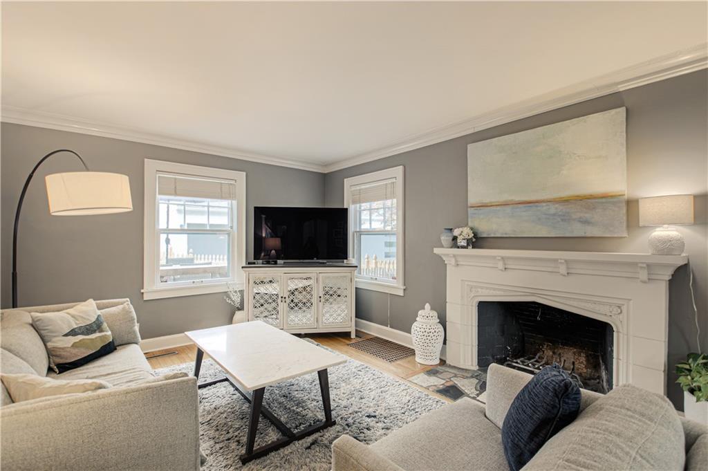 308 E 68TH Terrace