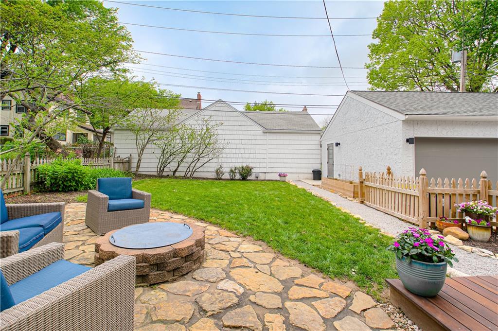 308 E 68TH Terrace