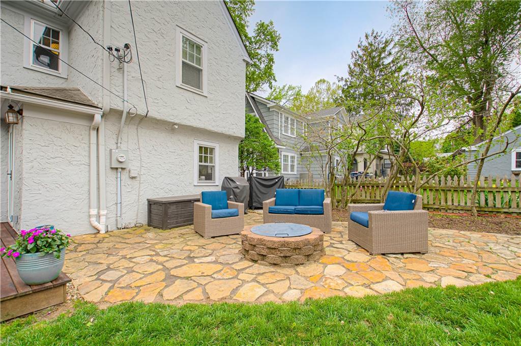 308 E 68TH Terrace
