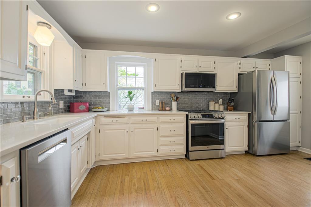308 E 68TH Terrace