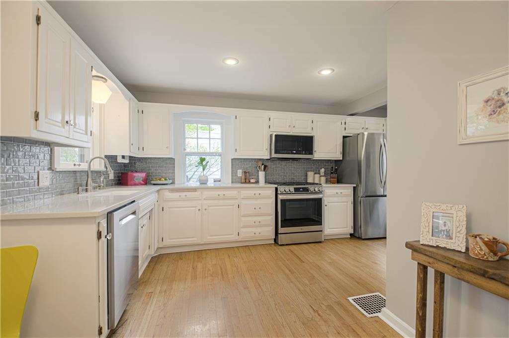 308 E 68TH Terrace