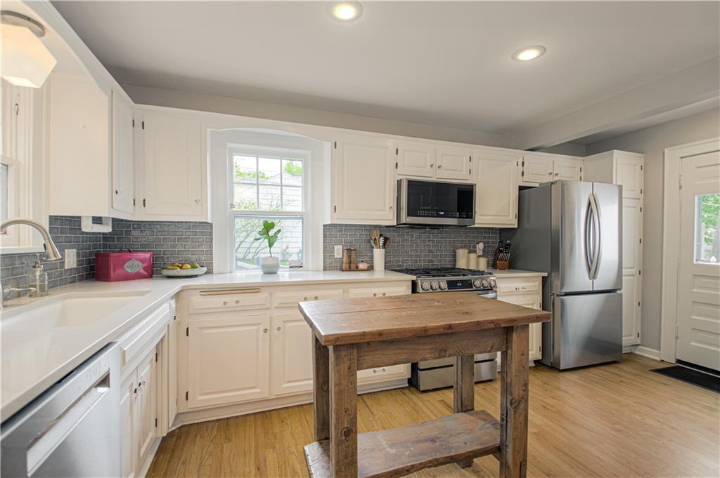 308 E 68TH Terrace