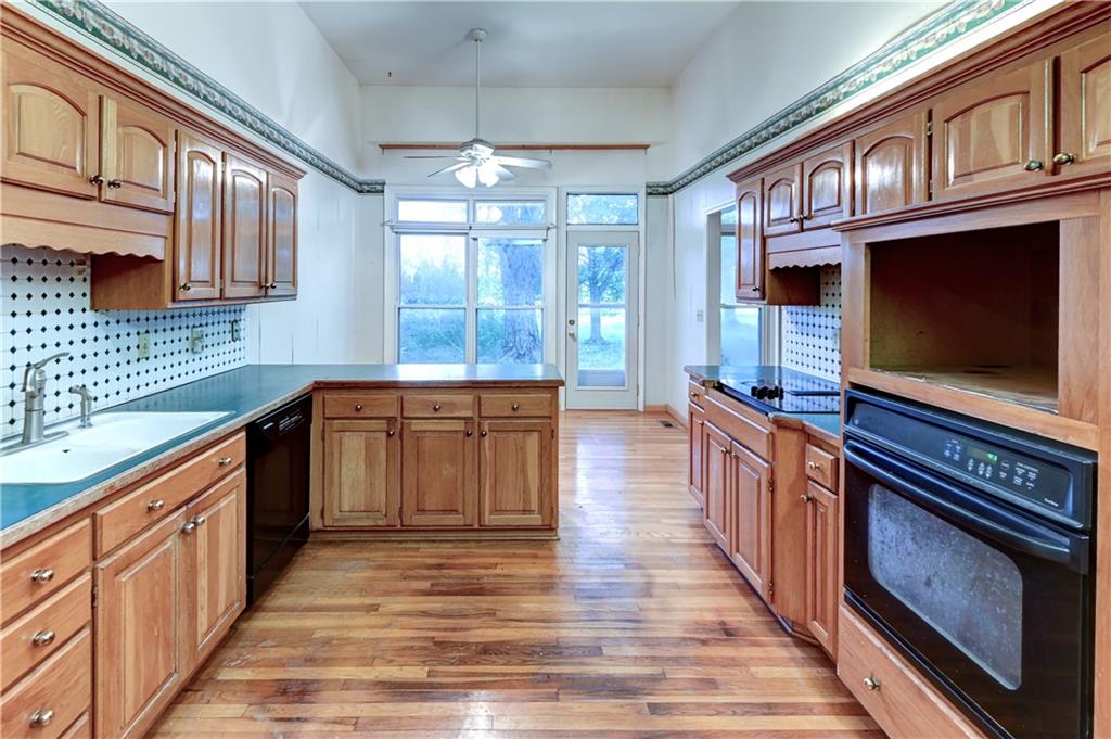28385 Woodland Road