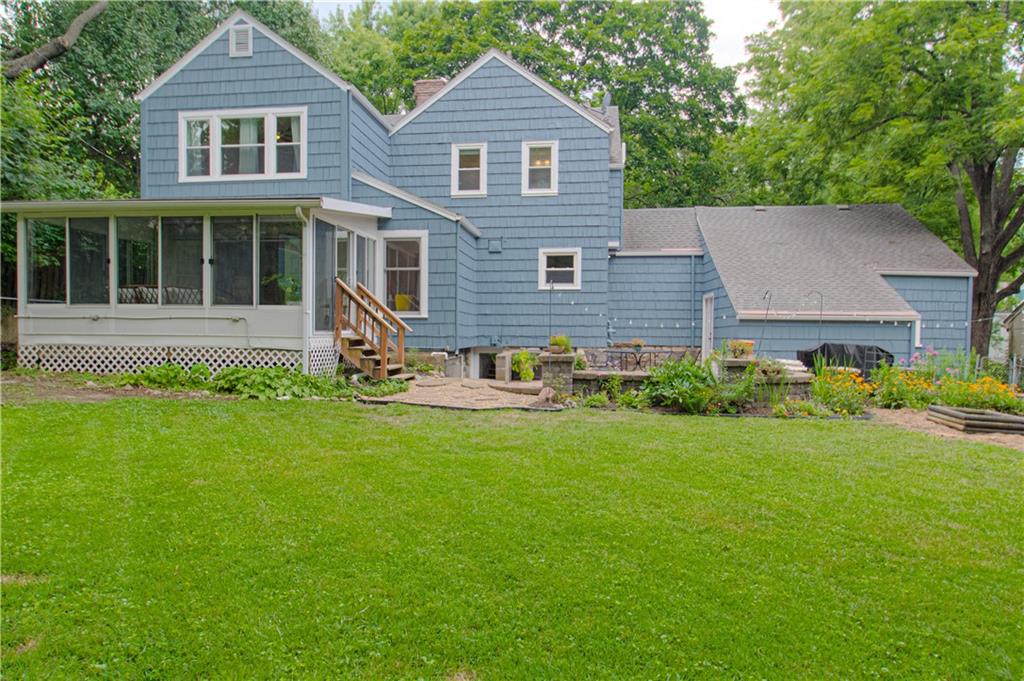 8751 Sleepy Hollow Road