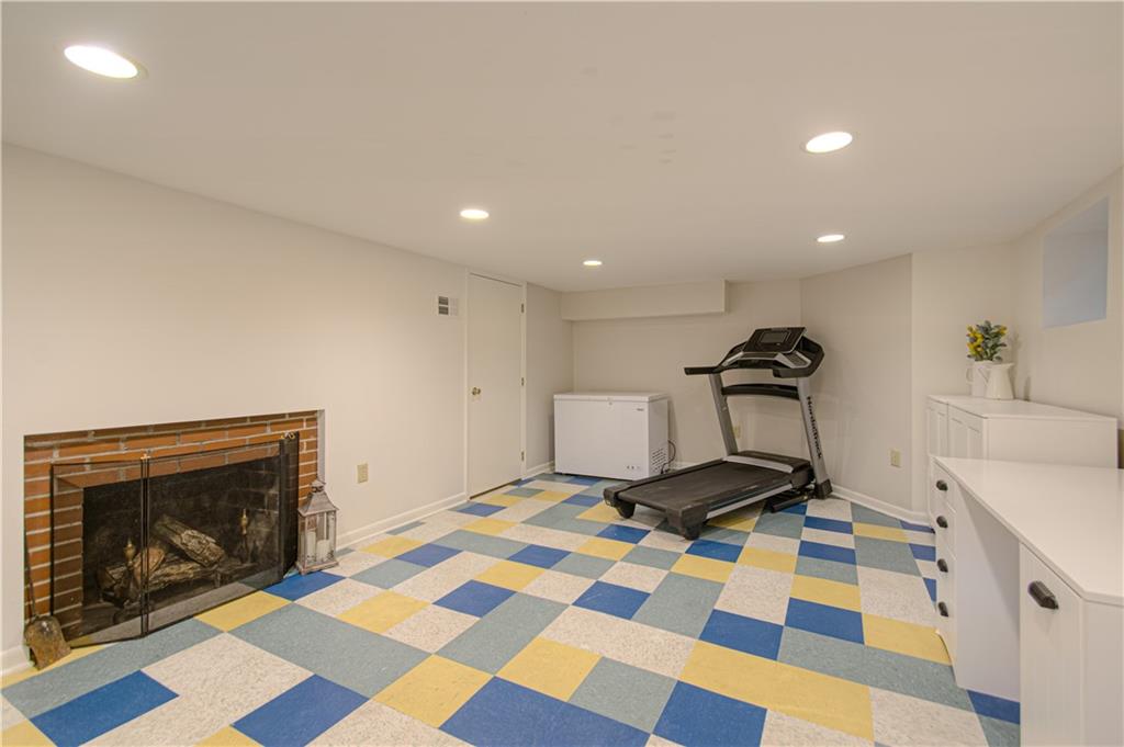8751 Sleepy Hollow Road