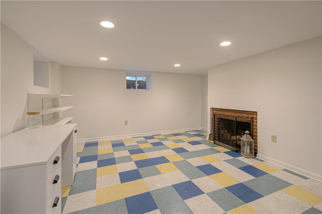8751 Sleepy Hollow Road