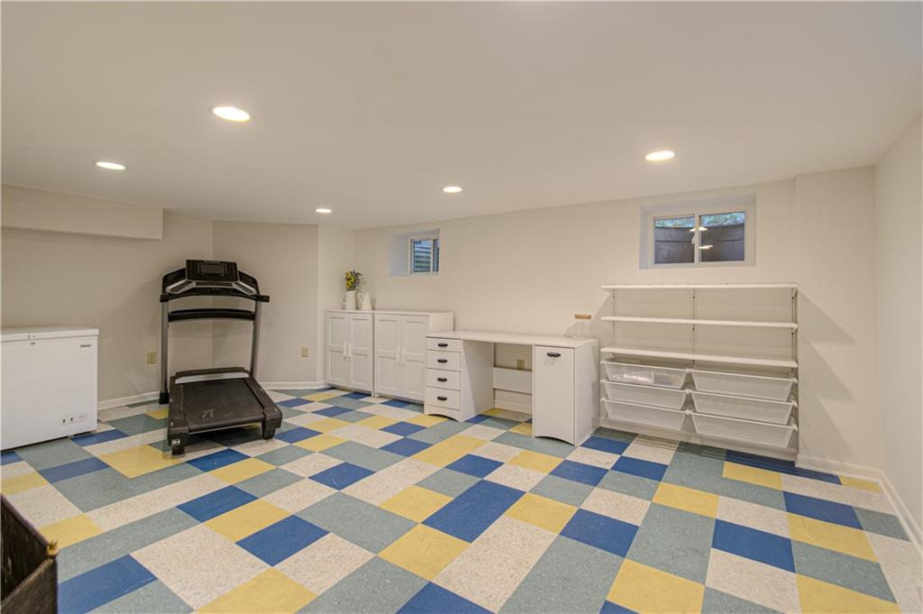 8751 Sleepy Hollow Road